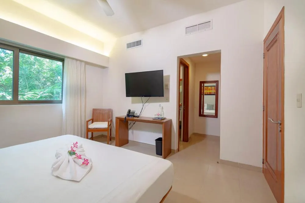 Bathroom, Bed in Riviera Maya Suites
