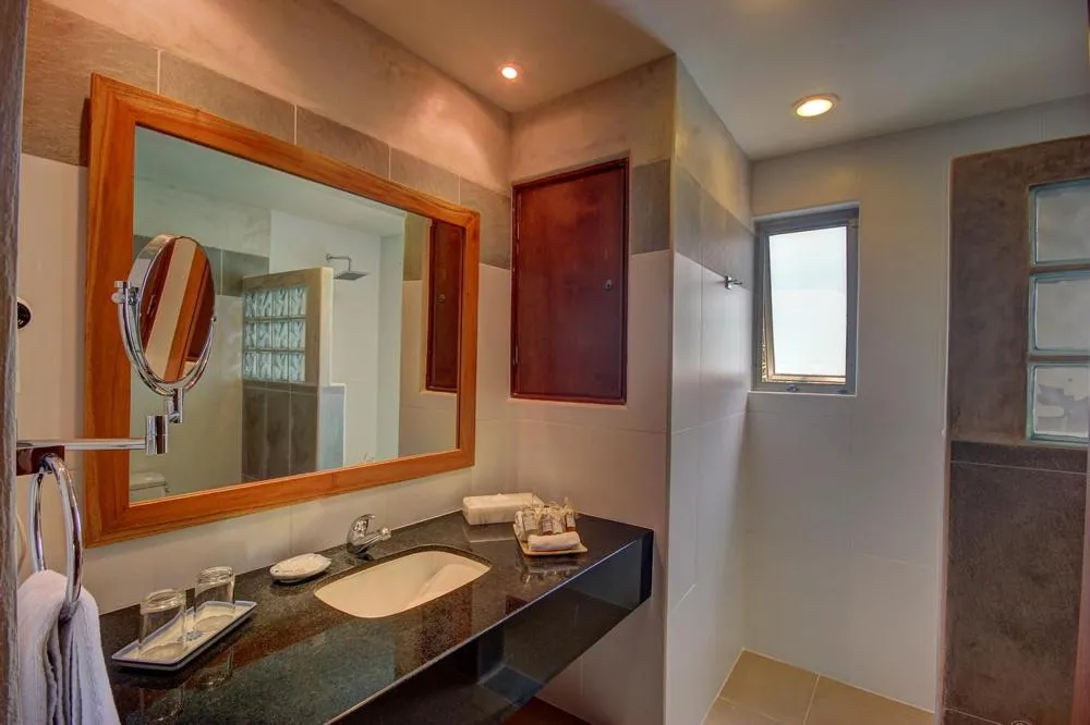 Shower in Riviera Maya Suites