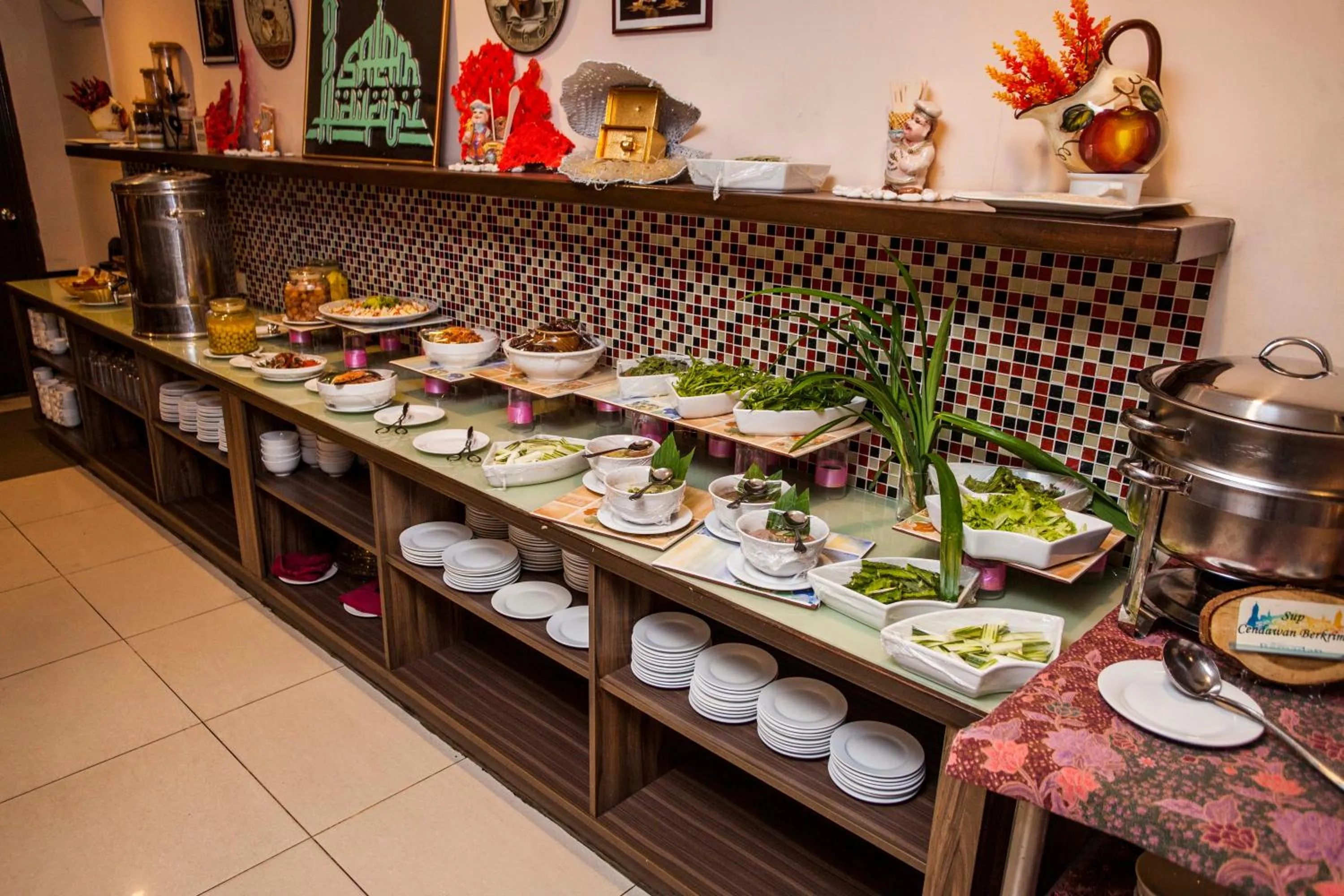 Restaurant/places to eat in Hotel Tanjong Vista