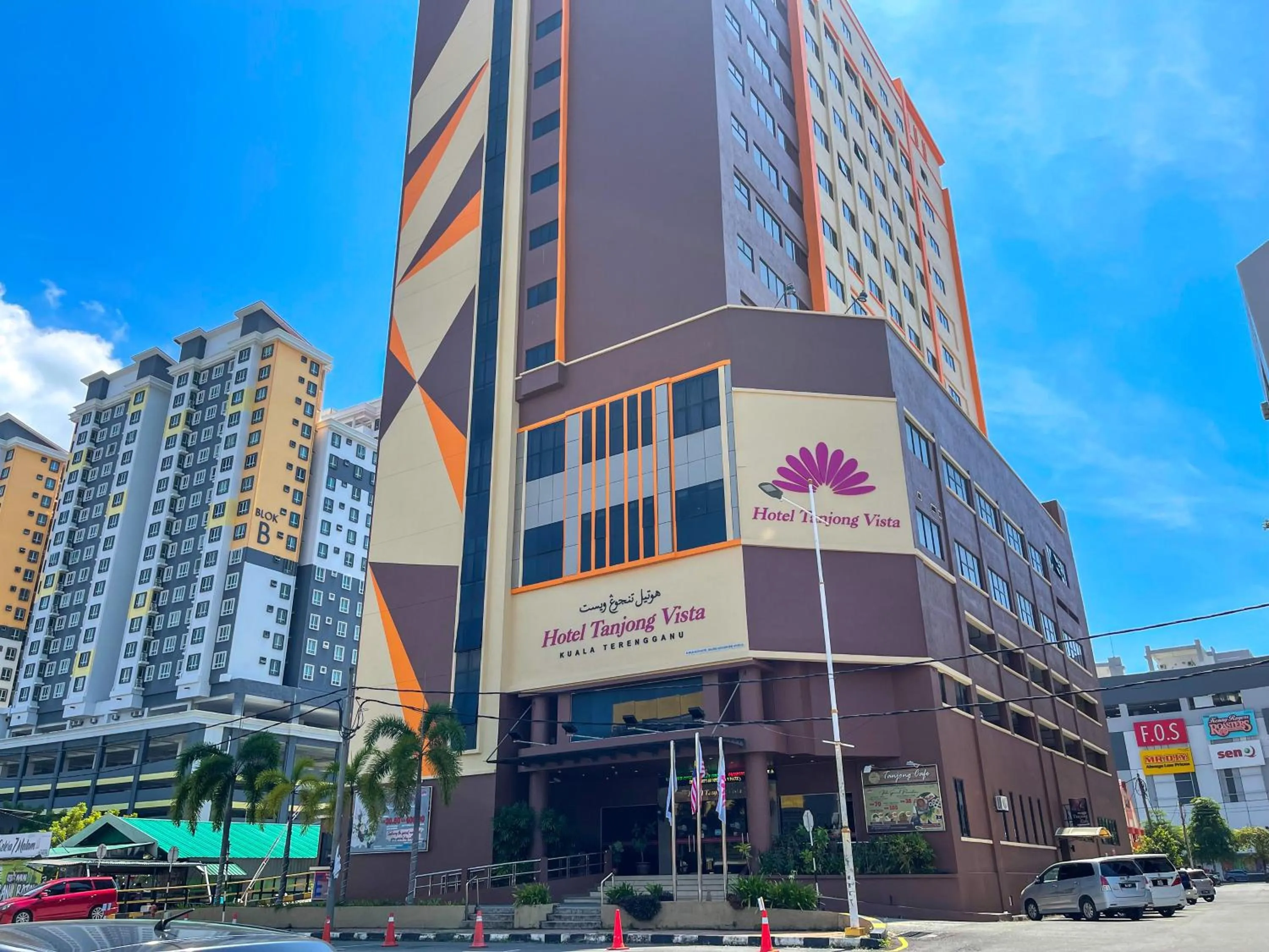 Property building in Hotel Tanjong Vista