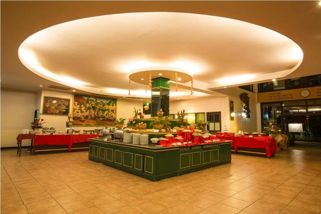 Restaurant/places to eat in Golden Pine Resort and Spa