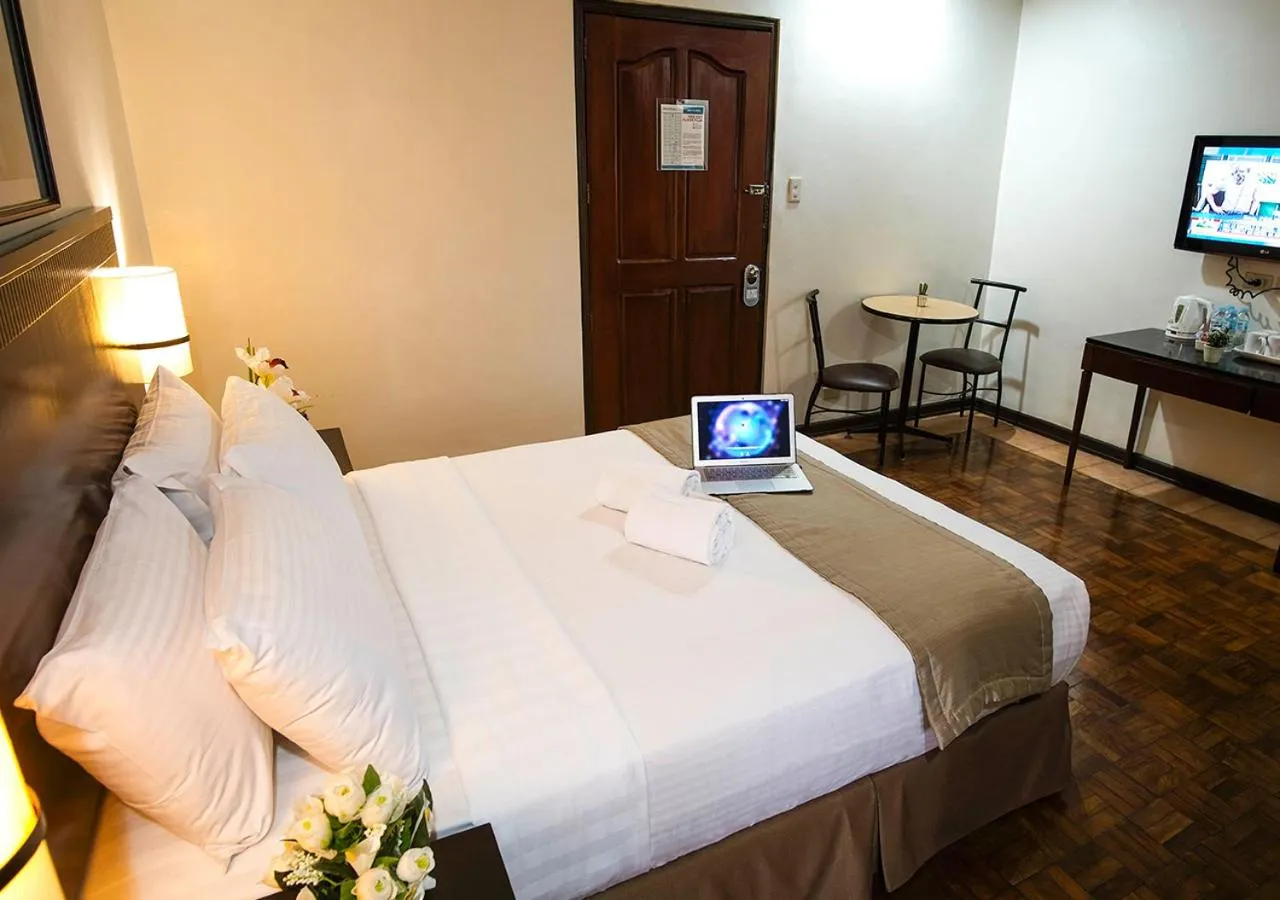 Bed in Fersal Hotel - P. Tuazon Cubao