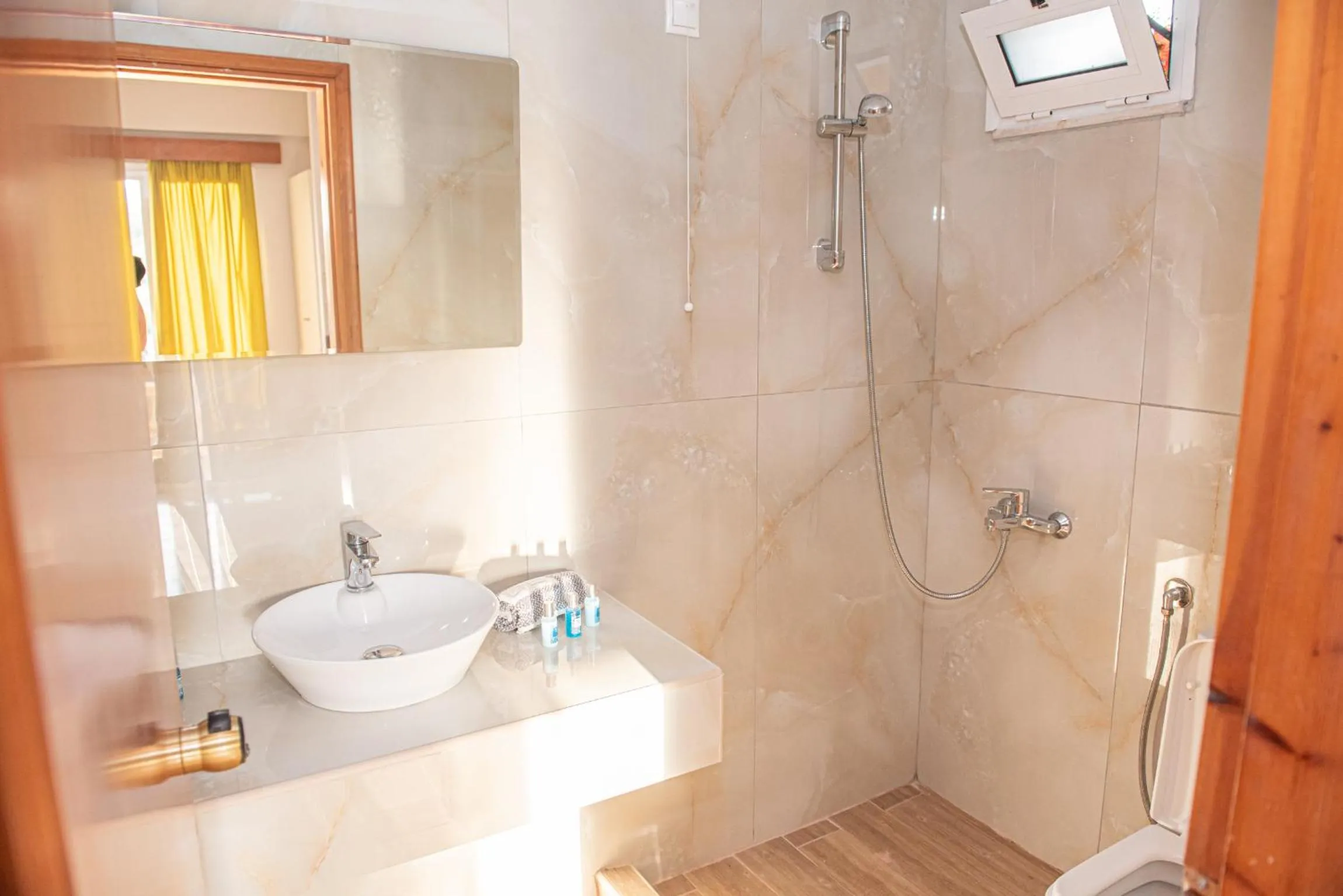 Bathroom in Danelis Studios & Apartments