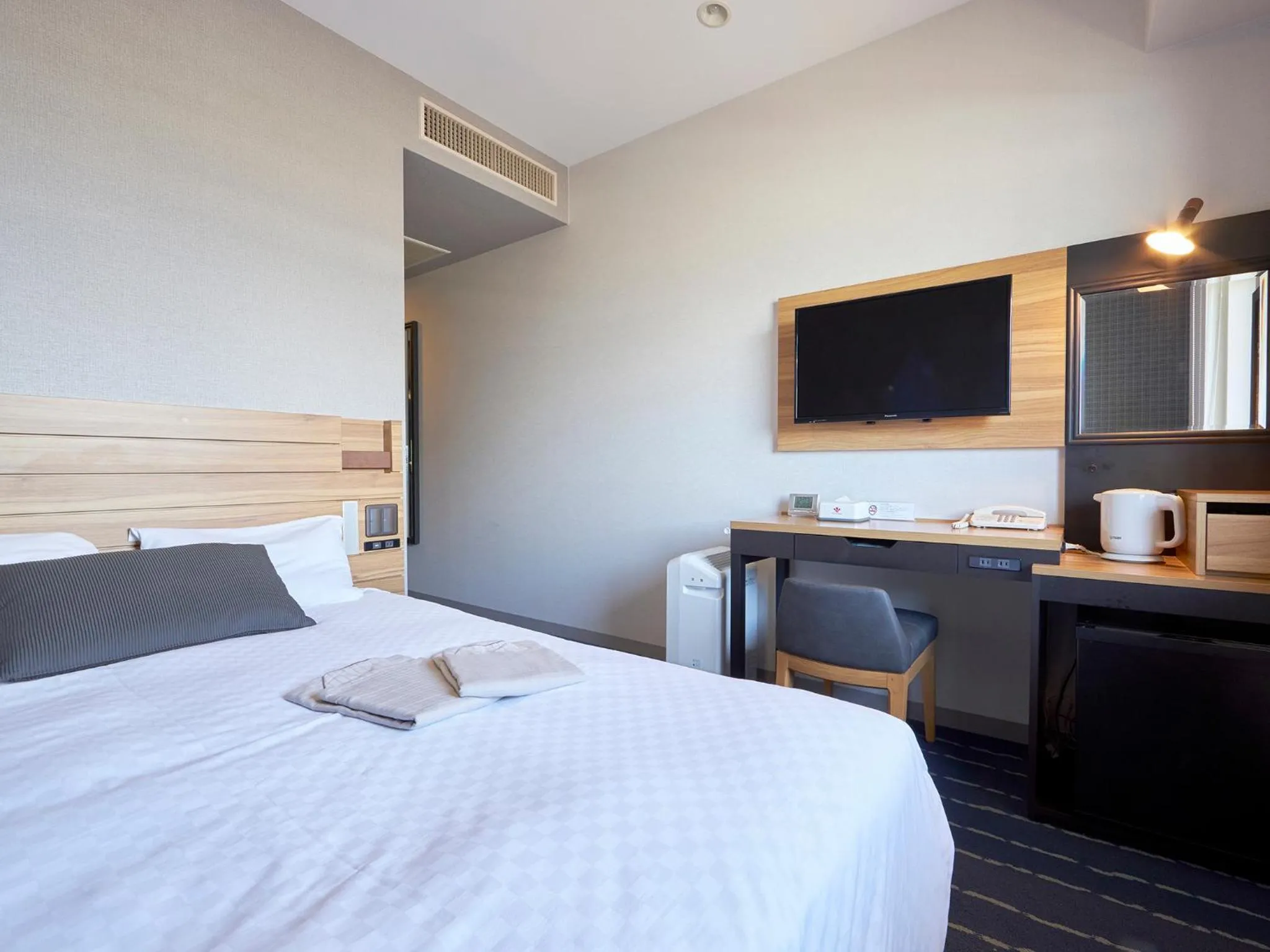 Photo of the whole room, Bed in Hearton Hotel Nishi Umeda