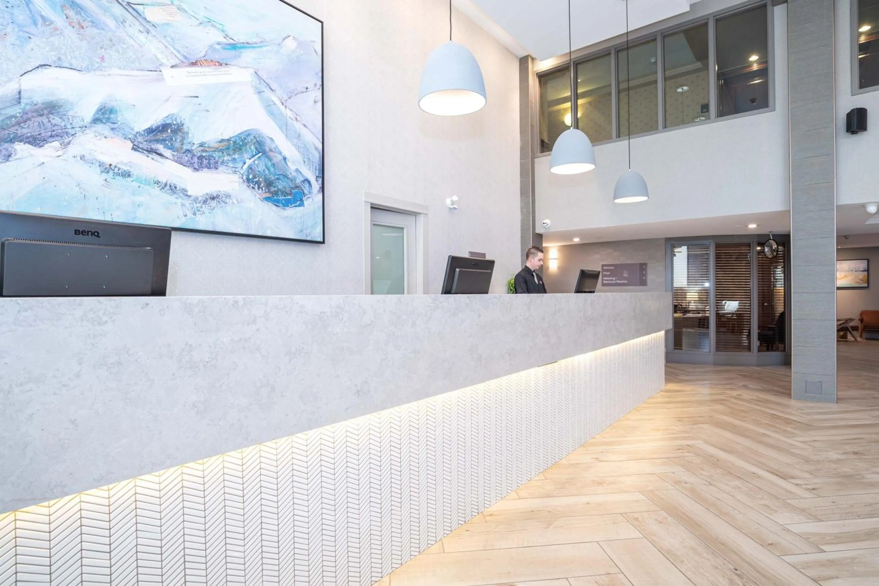 Facade/entrance in Sandman Signature Calgary Airport Hotel