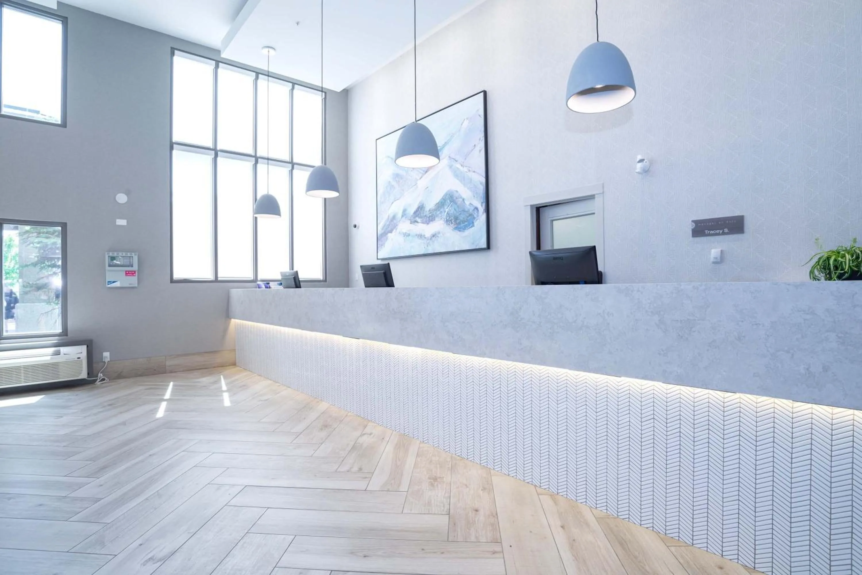 Facade/entrance in Sandman Signature Calgary Airport Hotel