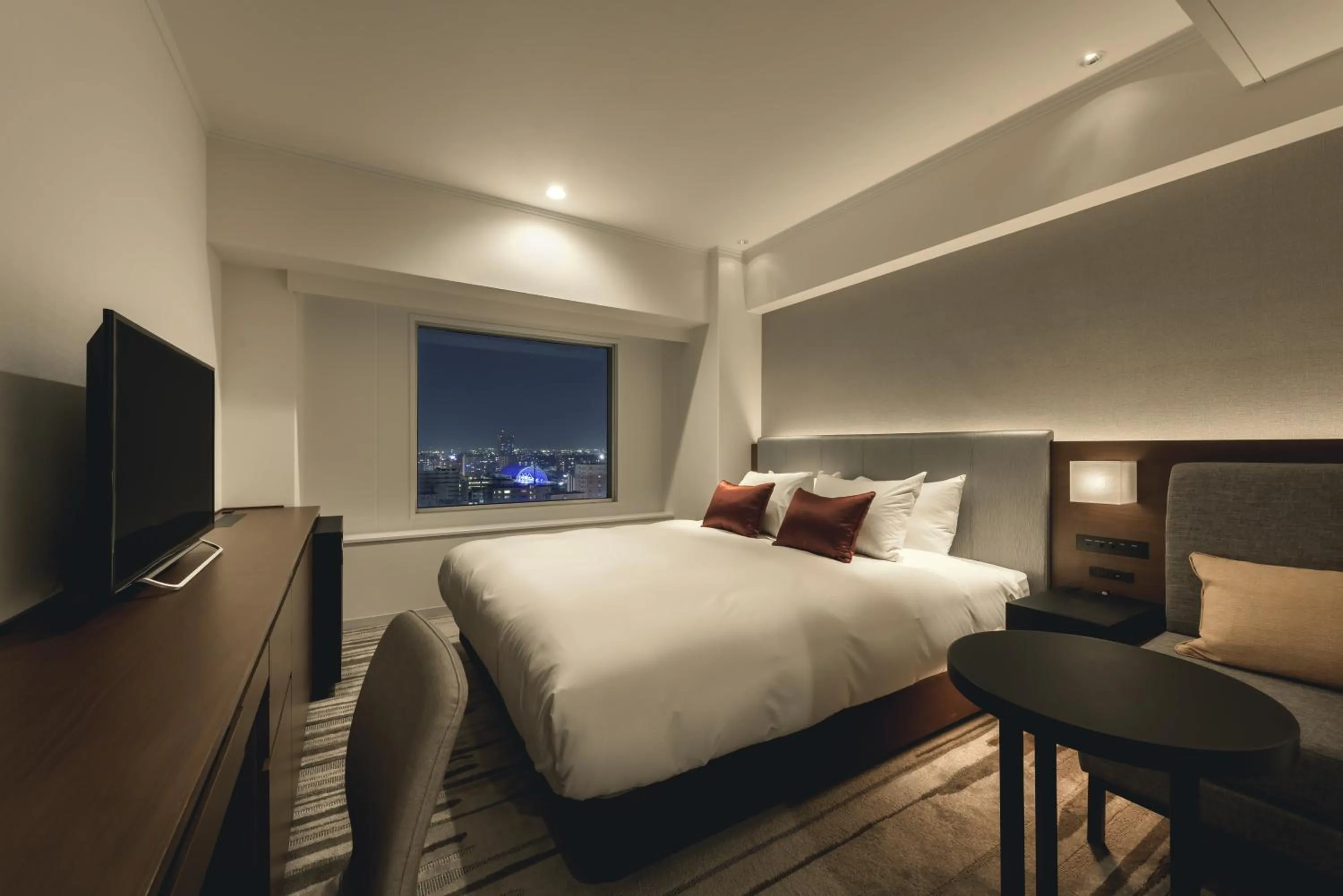 Photo of the whole room, Bed in ANA Crowne Plaza Sapporo by IHG