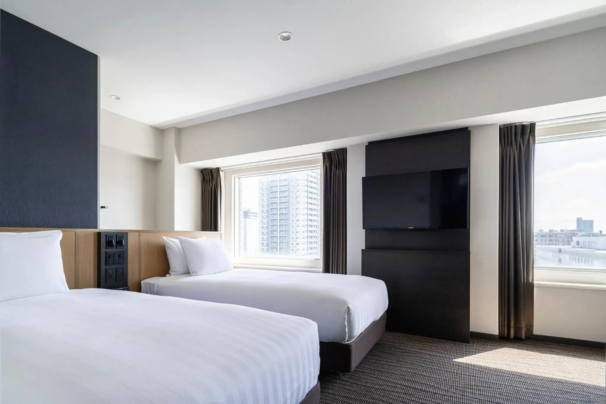 Standard Twin Room with Single Sofa Bed - single occupancy - Mid Floor in ANA Crowne Plaza Sapporo by IHG Standard Twin Room with Single Sofa Bed - single occupancy - Mid Floor in ANA Crowne Plaza Sapporo by IHG