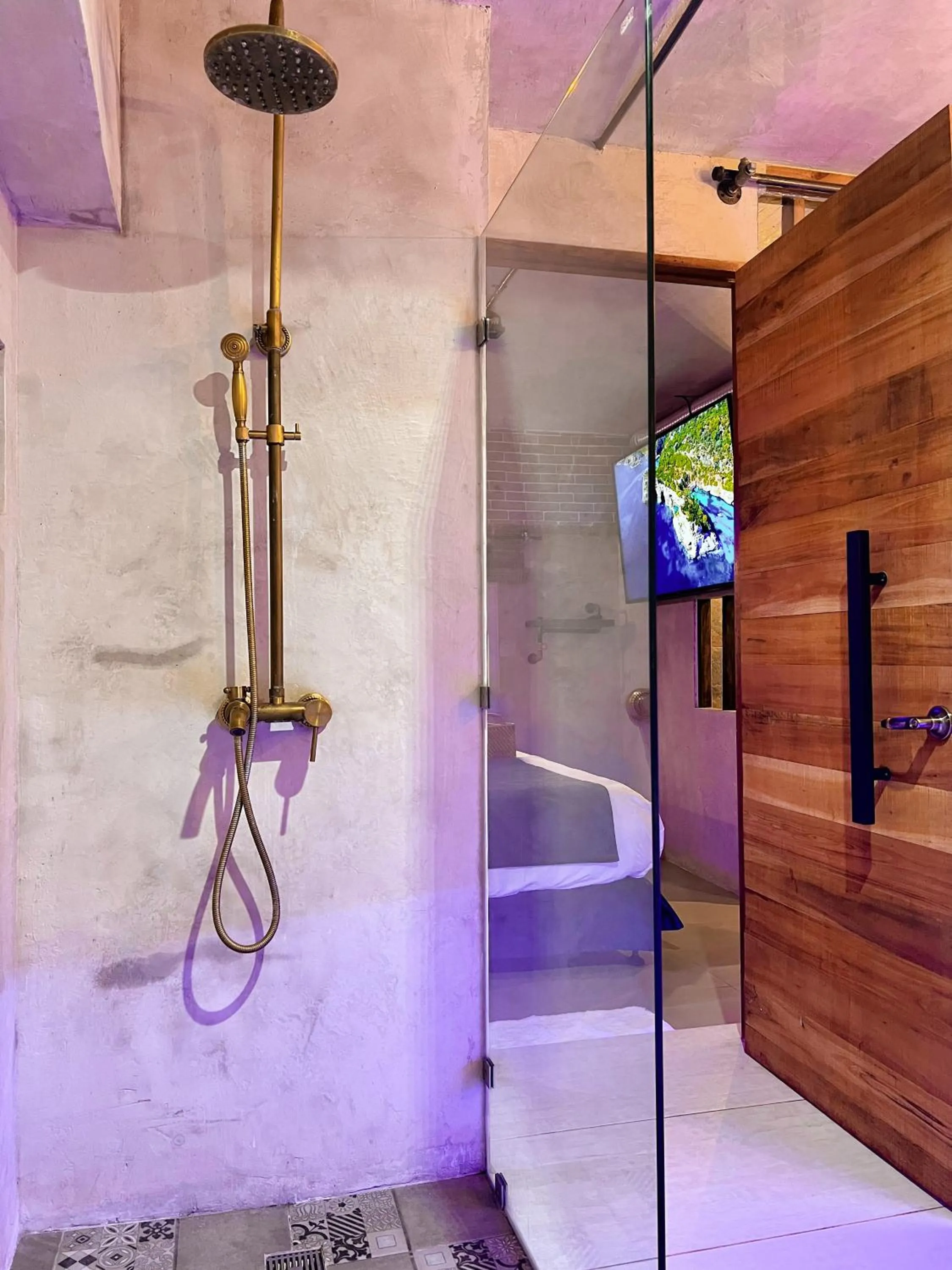 Bed in CLOCKWORKORANGE Luxury Suites