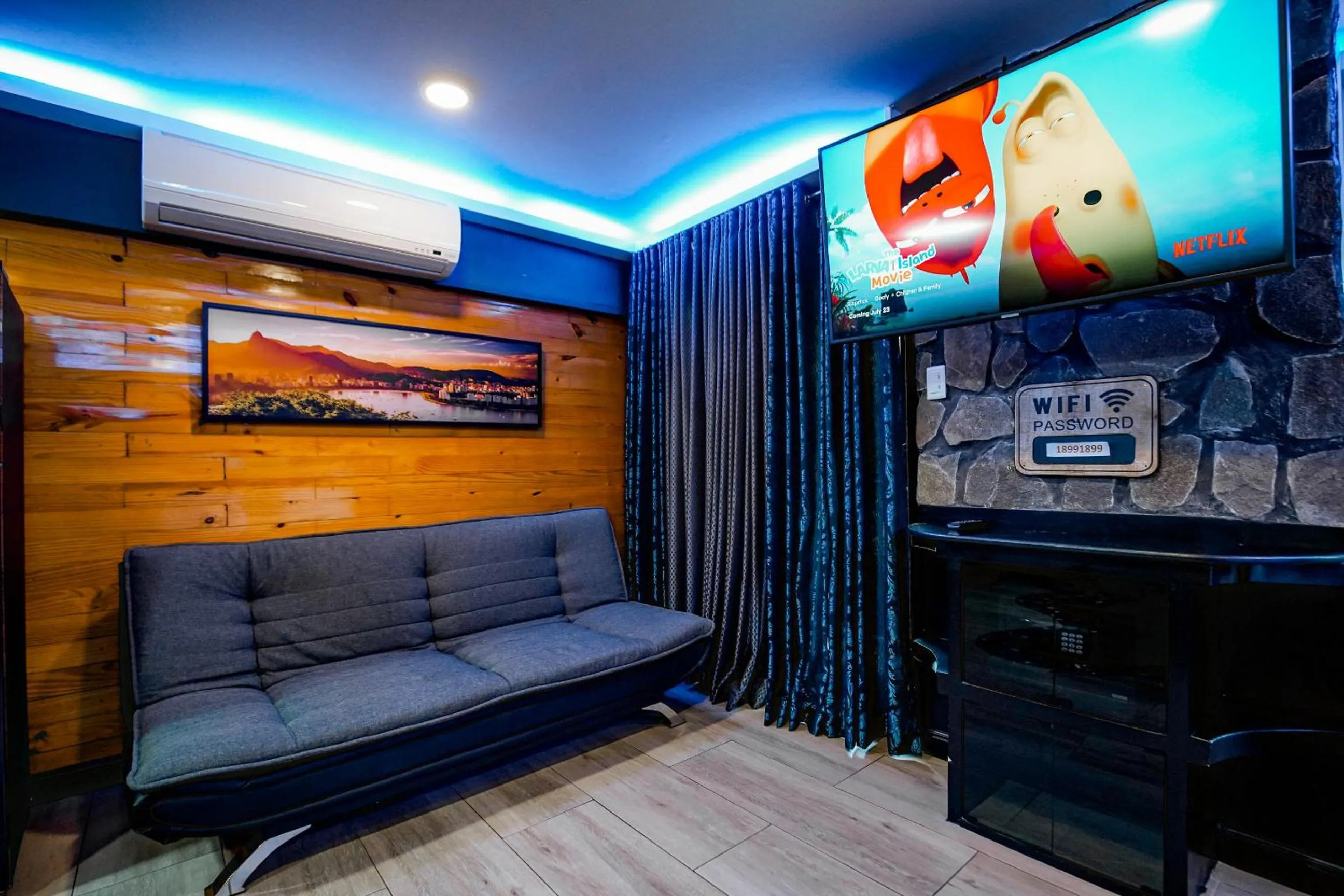 CLOCKWORKORANGE Luxury Suites