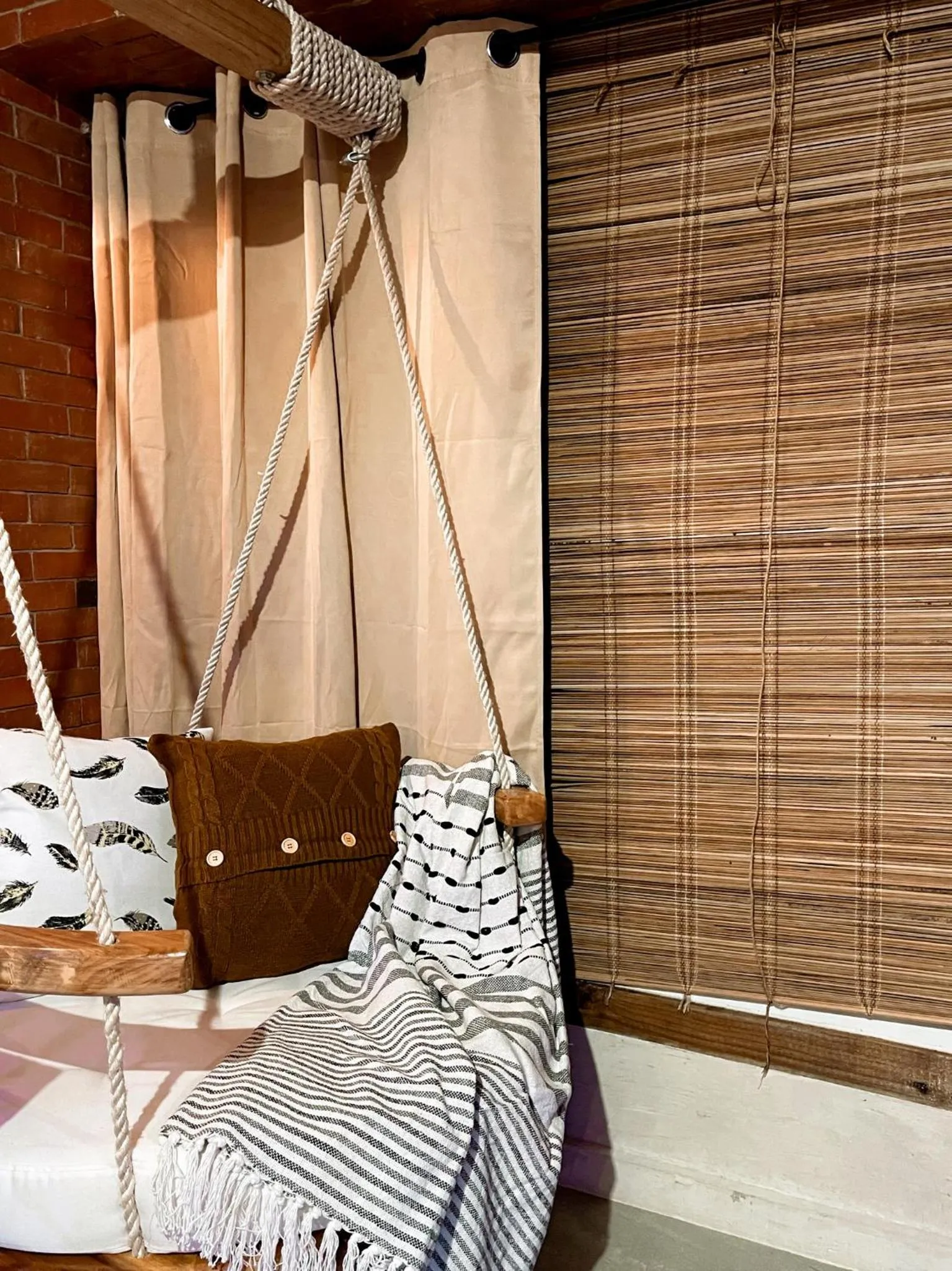 Bed in CLOCKWORKORANGE Luxury Suites