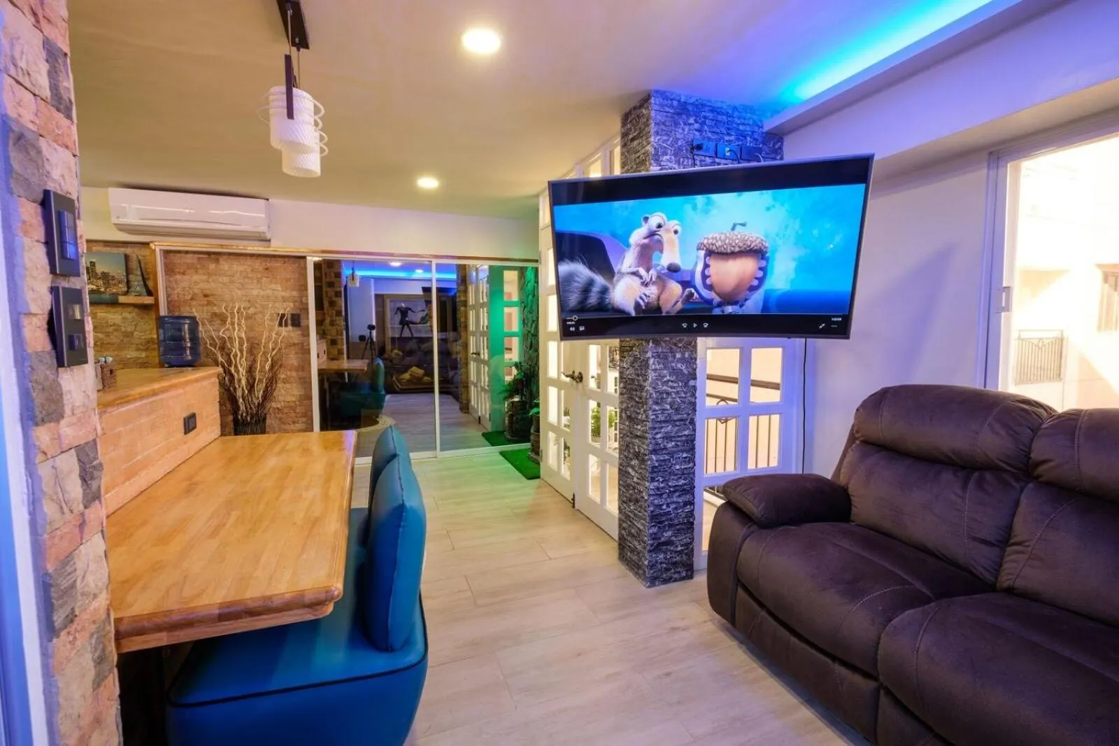 Living room in CLOCKWORKORANGE Luxury Suites