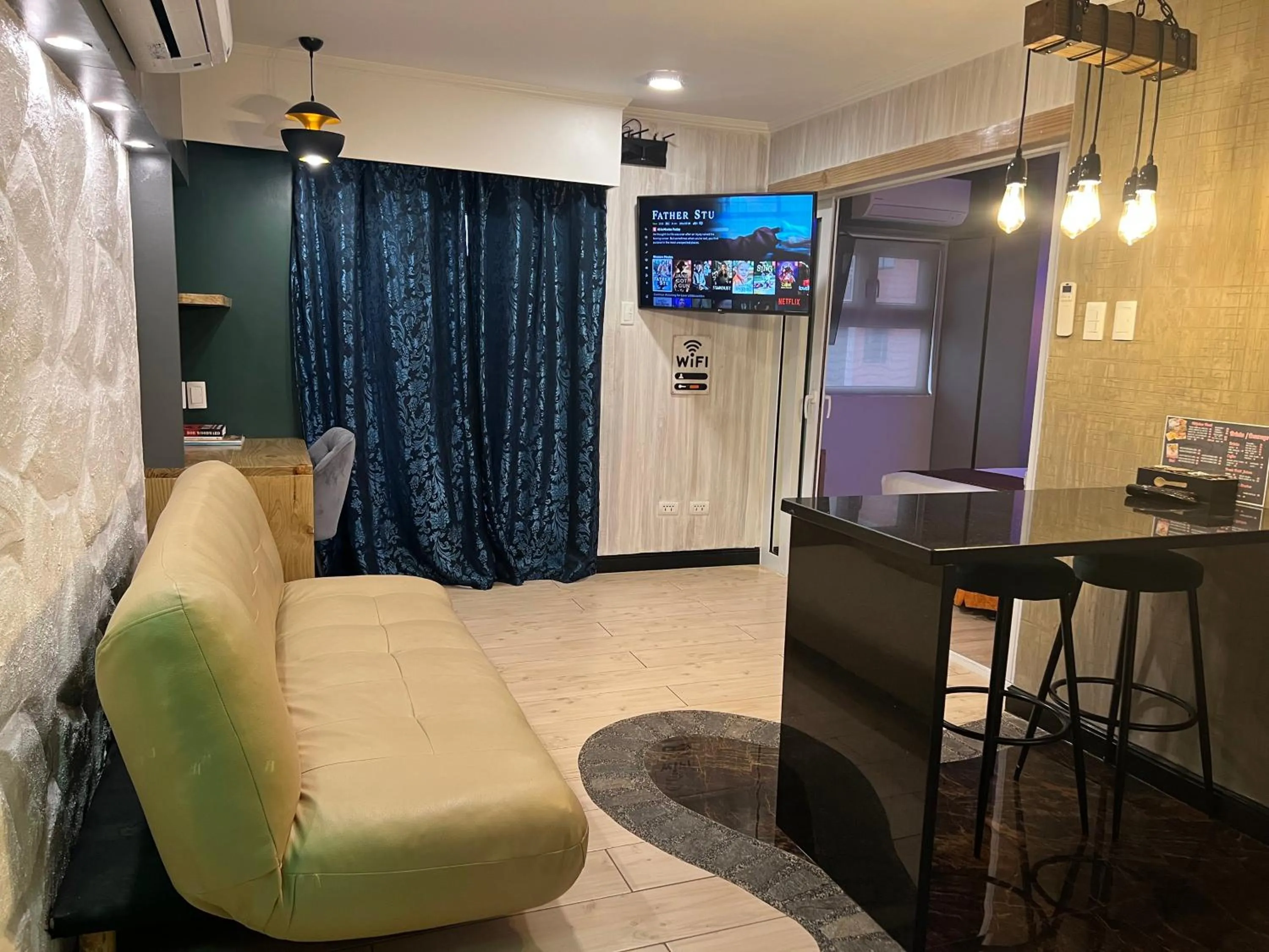 CLOCKWORKORANGE Luxury Suites