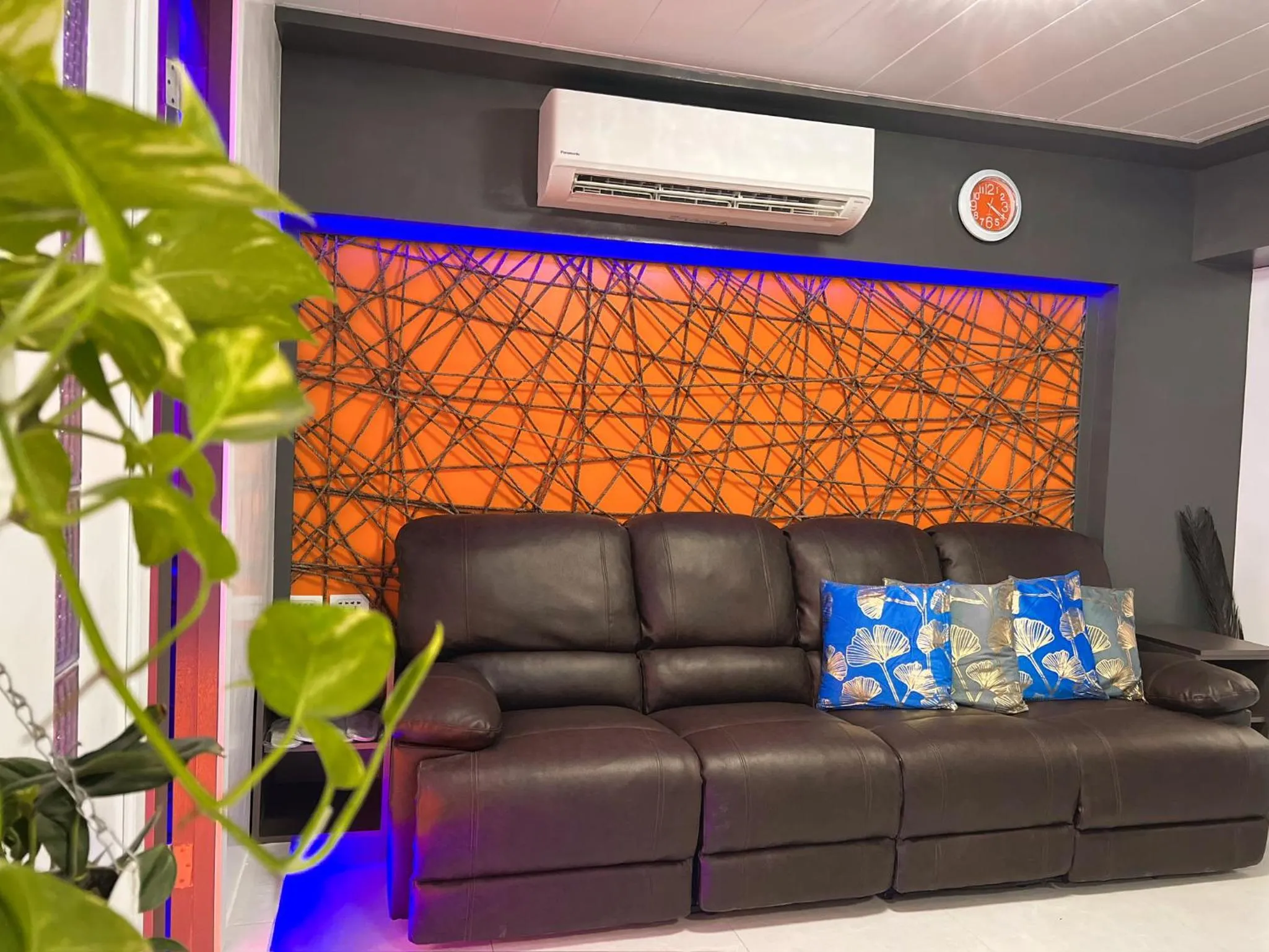 CLOCKWORKORANGE Luxury Suites