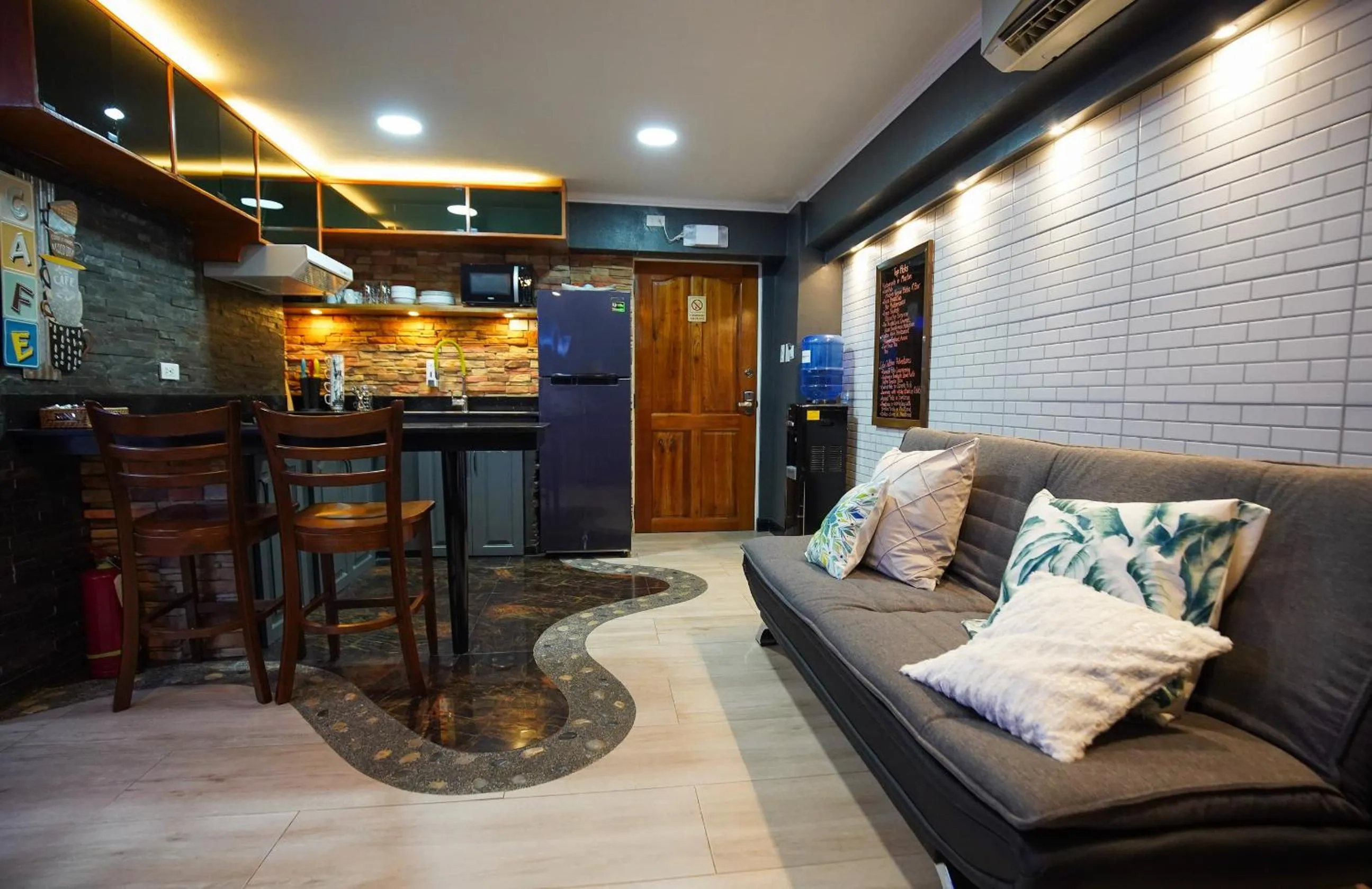 CLOCKWORKORANGE Luxury Suites