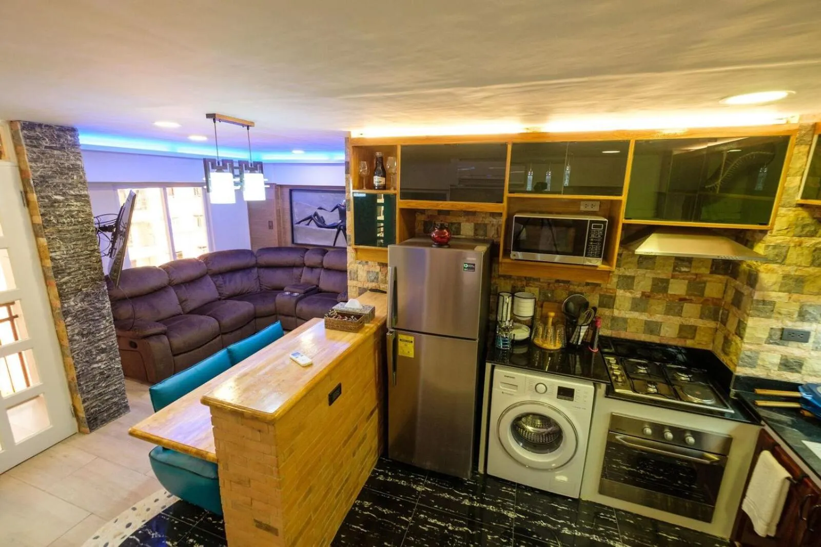 Kitchen or kitchenette in CLOCKWORKORANGE Luxury Suites