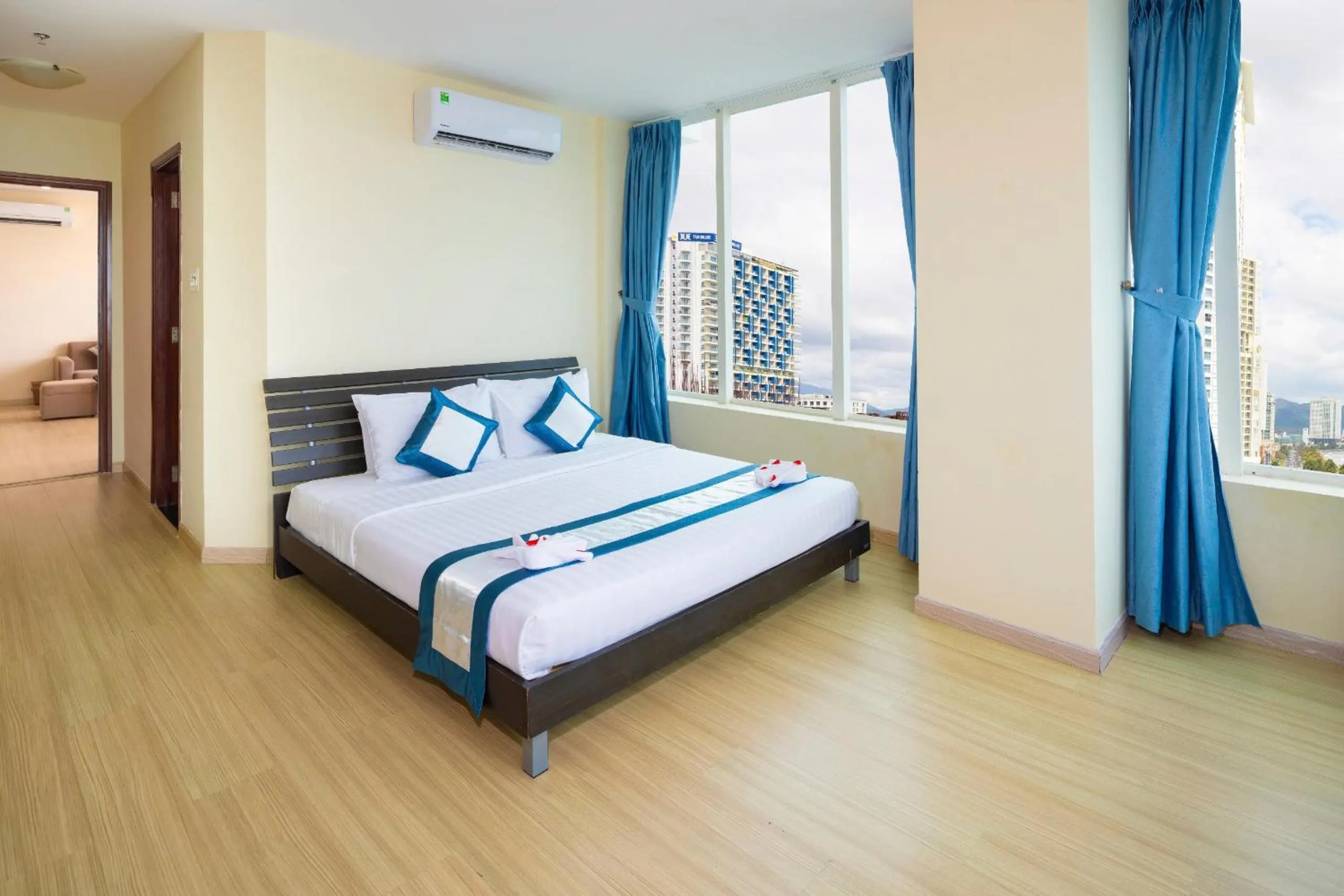 Bedroom, Bed in Nha Trang Lodge Hotel