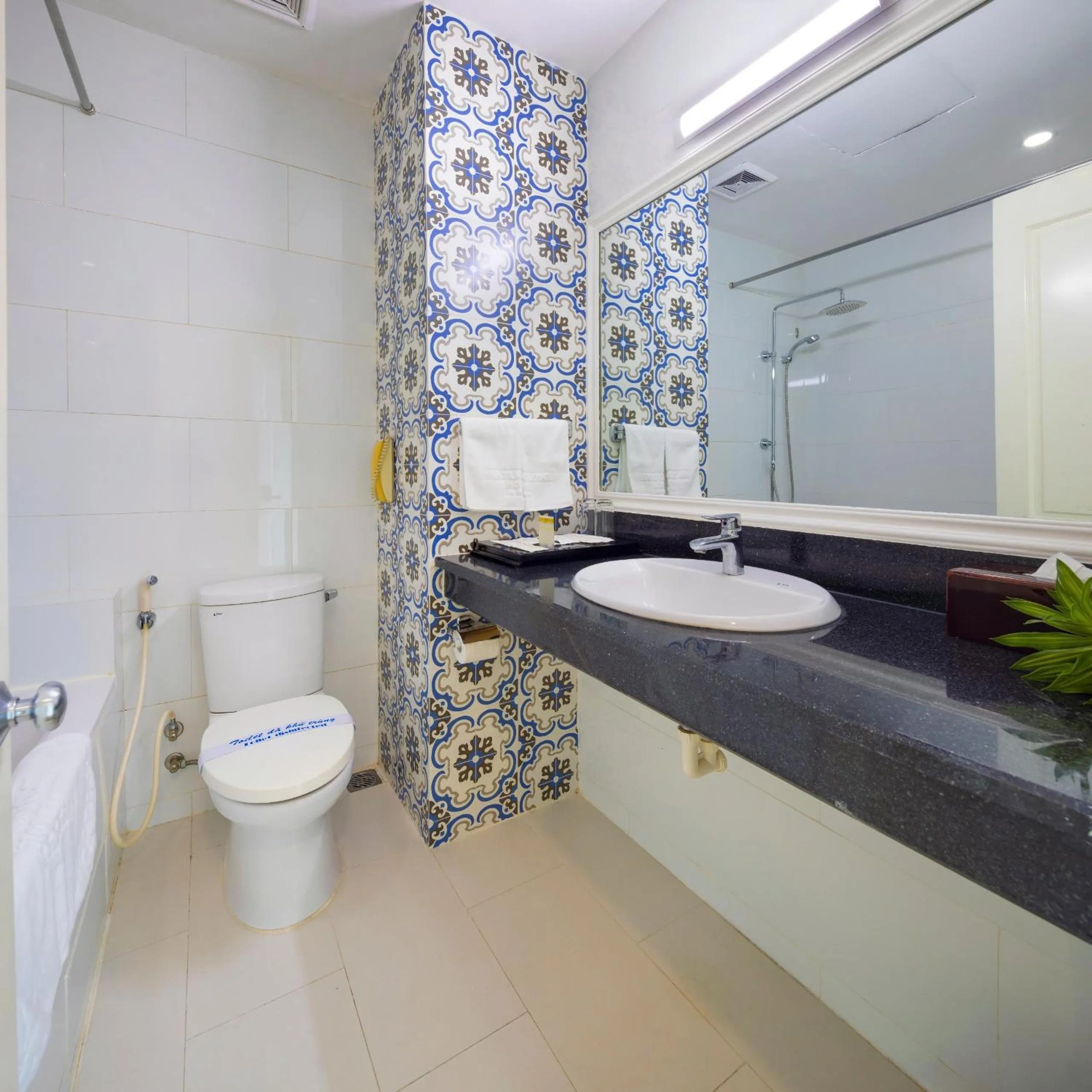 Toilet in Nha Trang Lodge Hotel