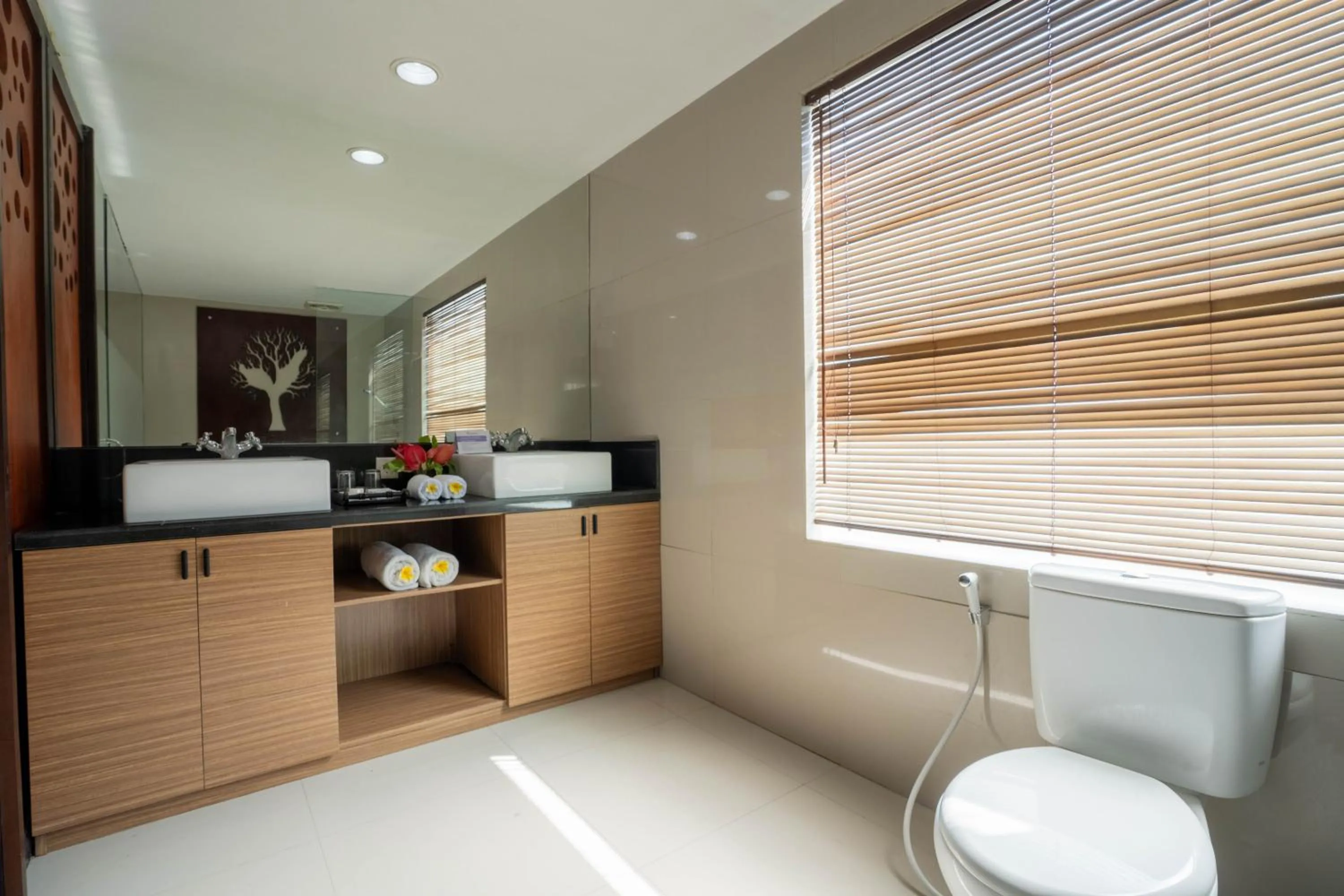 Bathroom in Swiss-Belcourt Sunset