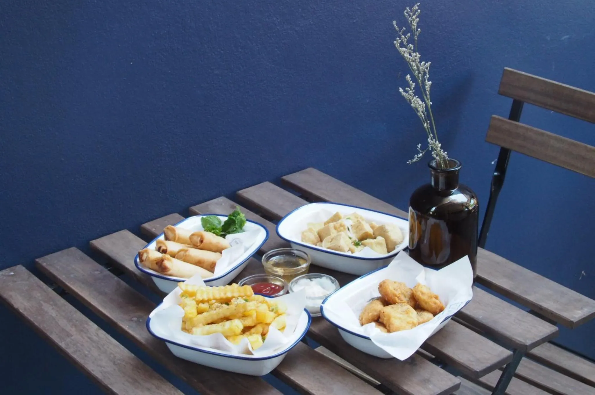 Food in Stay Samed Hostel