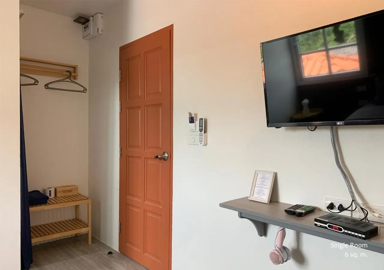 Bedroom in Stay Samed Hostel