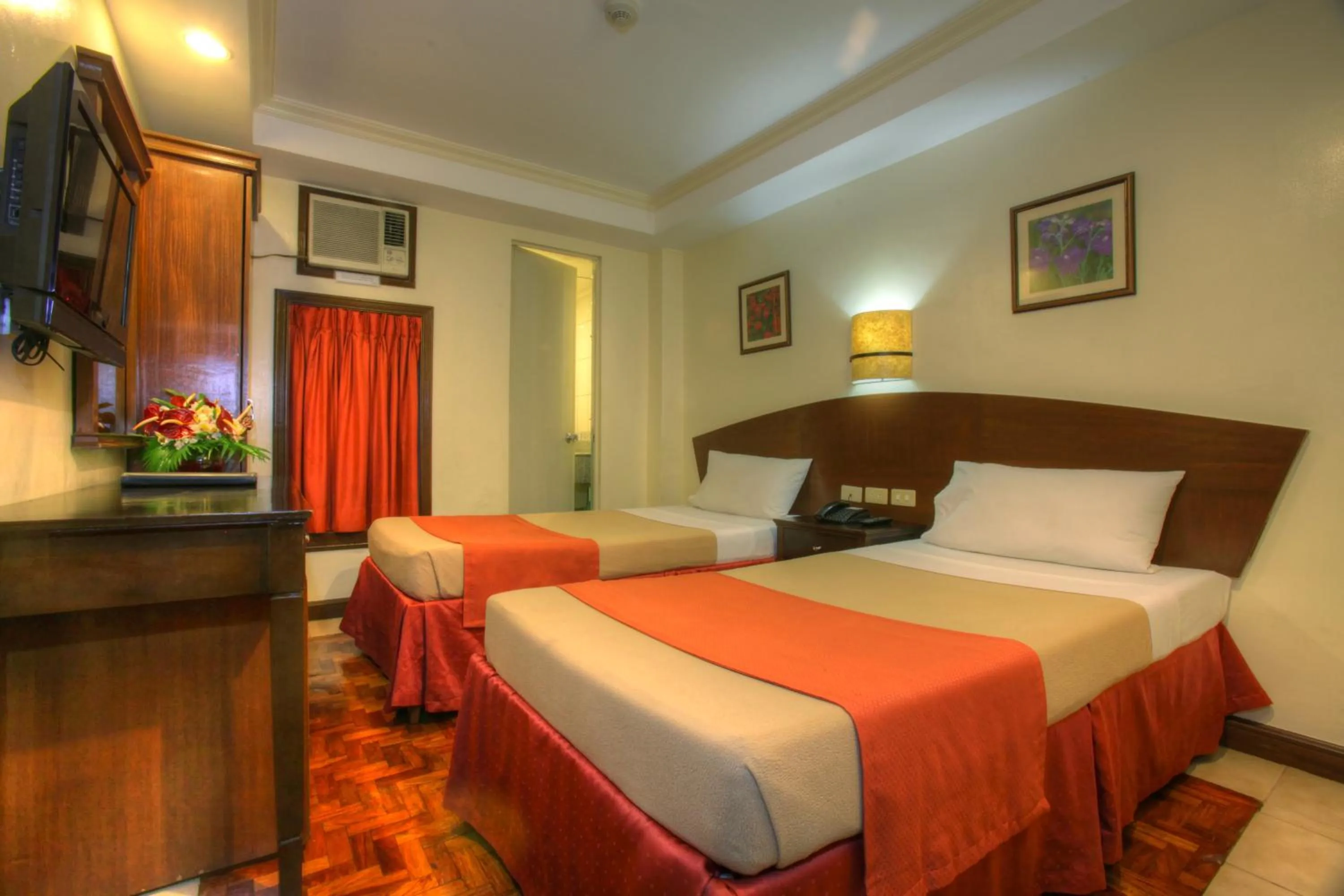 Photo of the whole room, Bed in Fersal Hotel - Manila