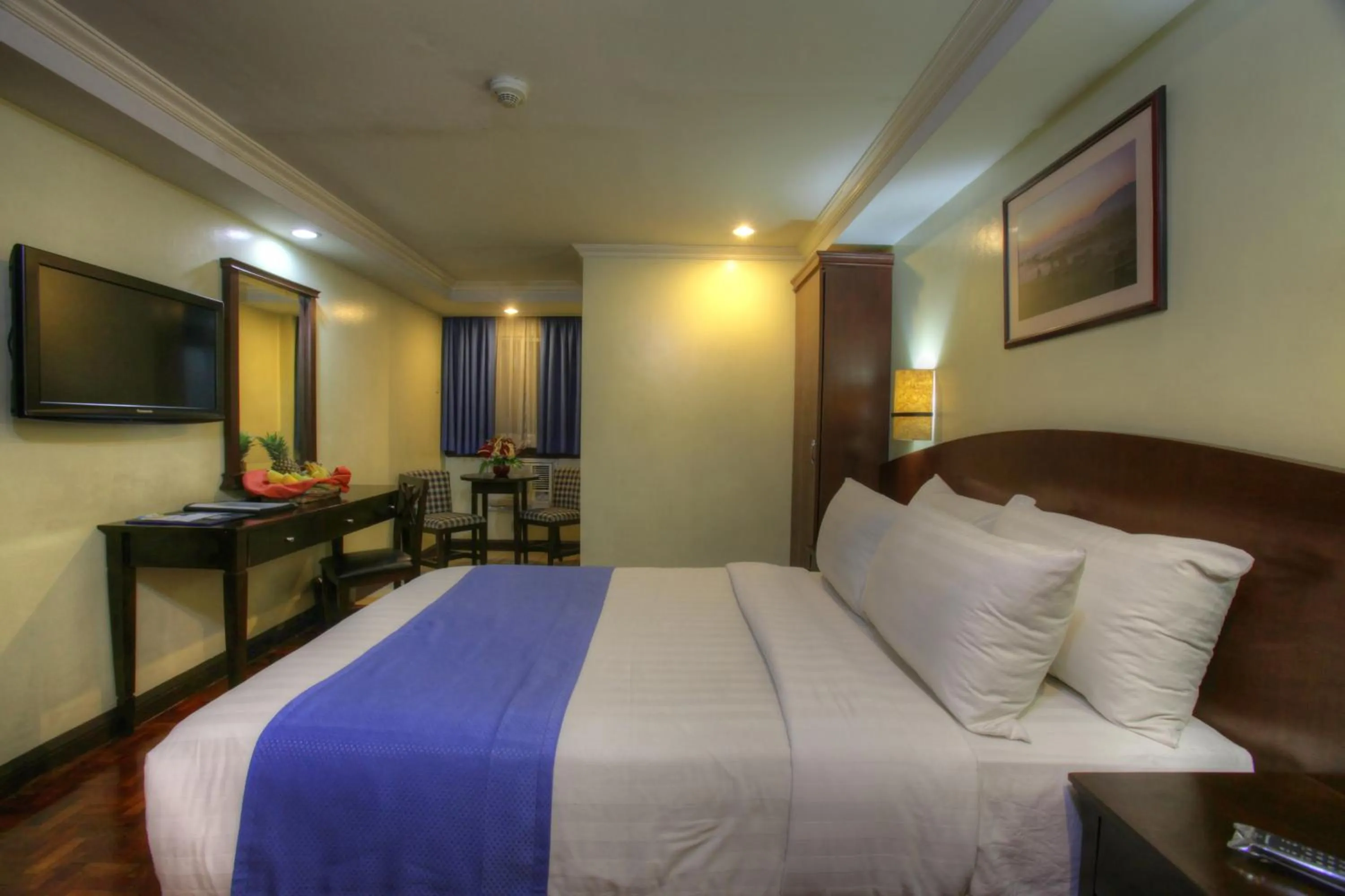 Photo of the whole room, Bed in Fersal Hotel - Manila