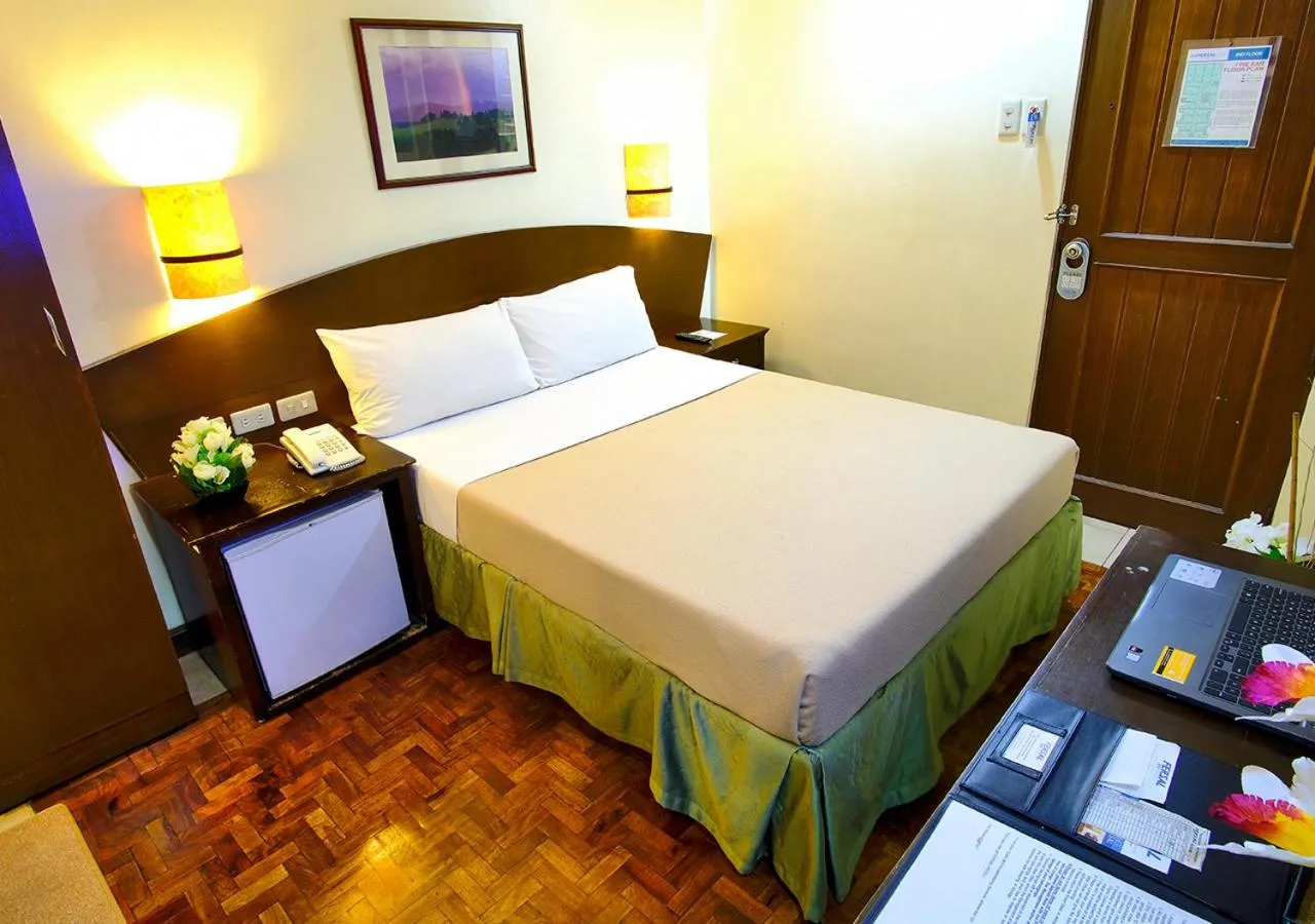 Bed in Fersal Hotel - Manila