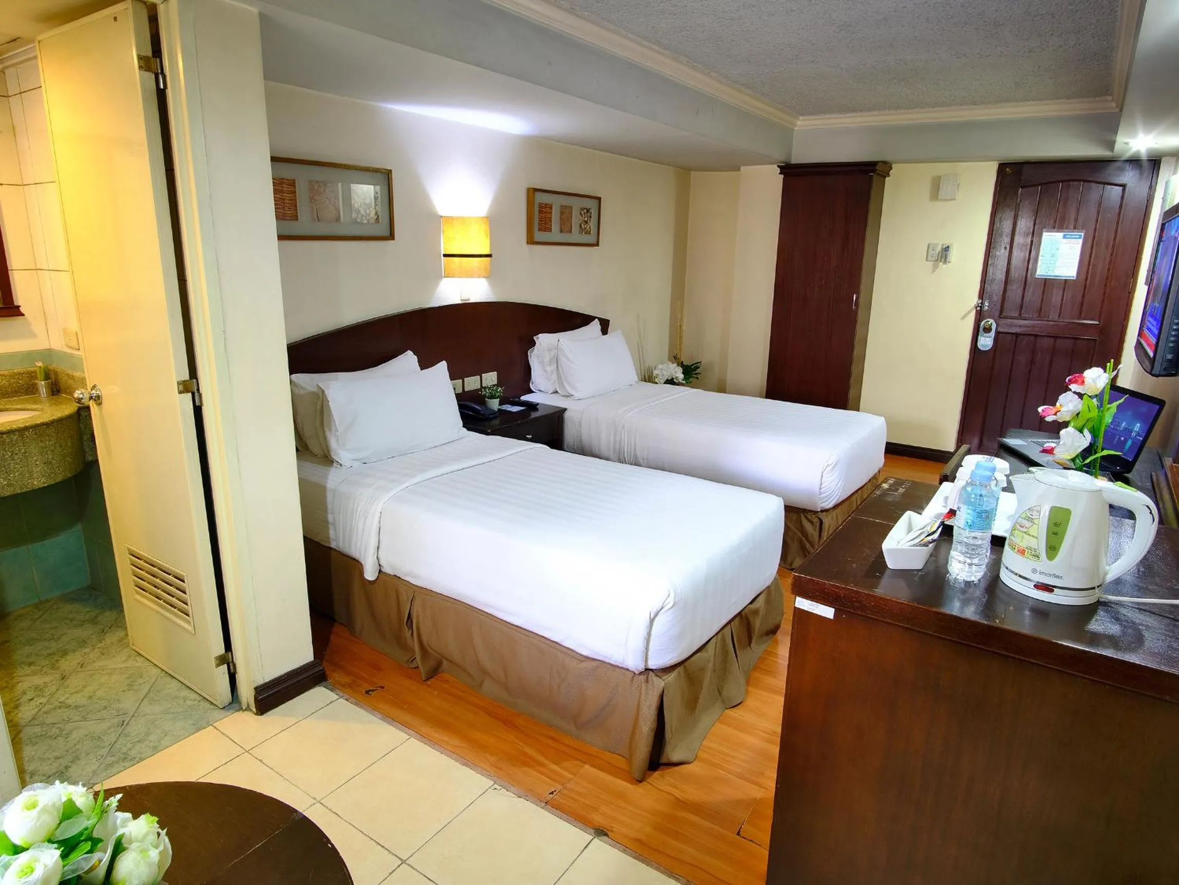 Bed in Fersal Hotel - Manila