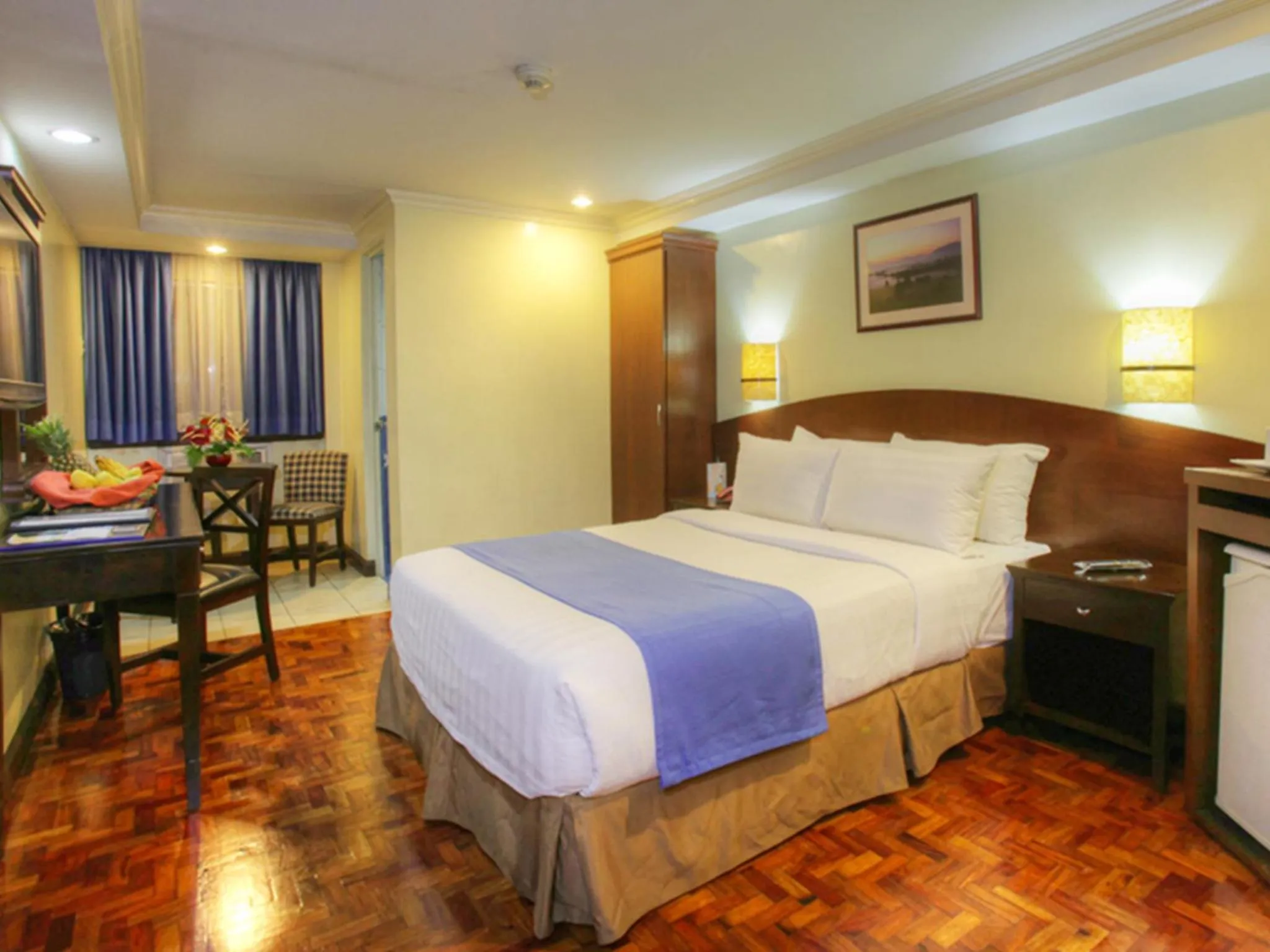 Photo of the whole room, Bed in Fersal Hotel - Manila