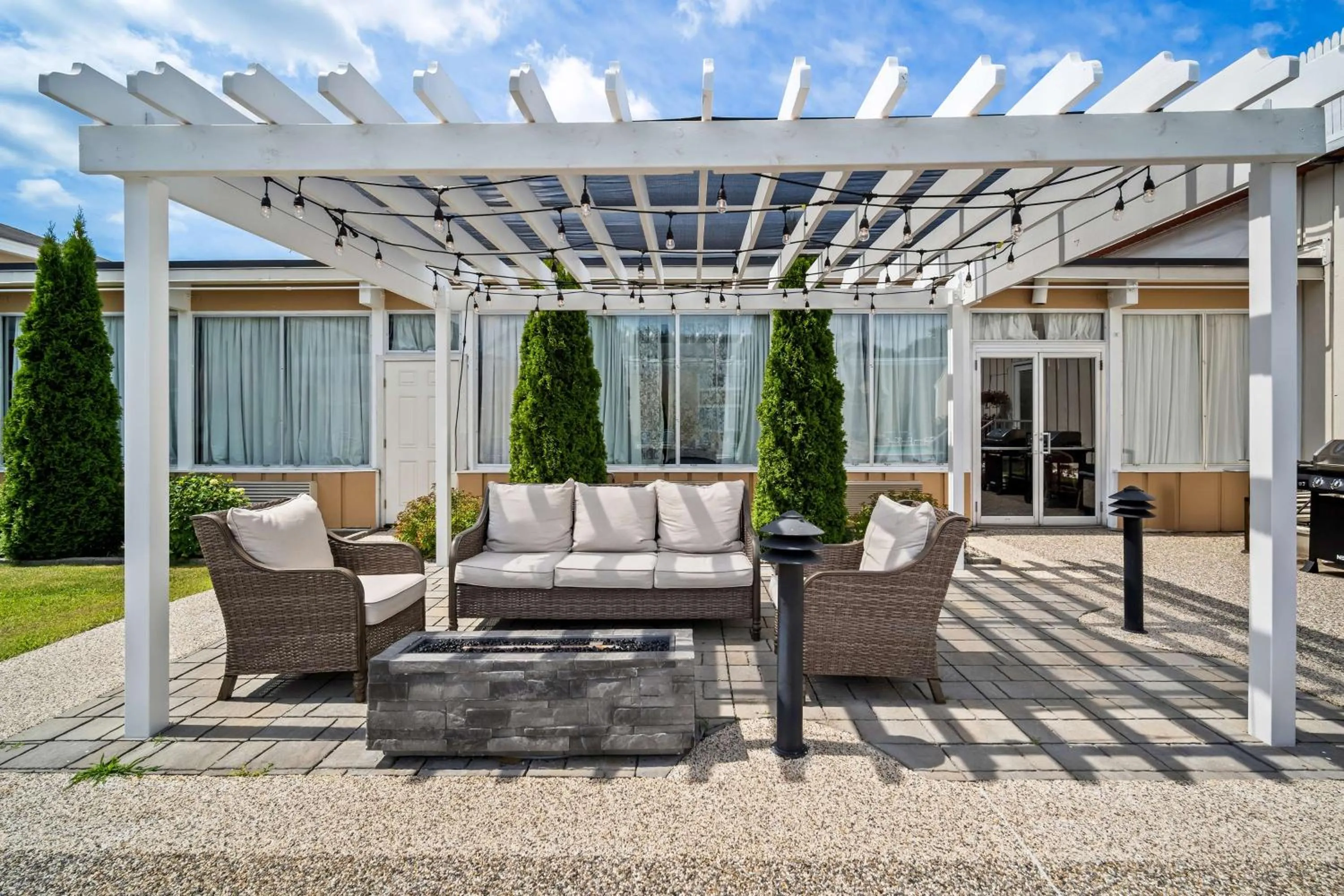 Property building in Best Western Merry Manor Inn