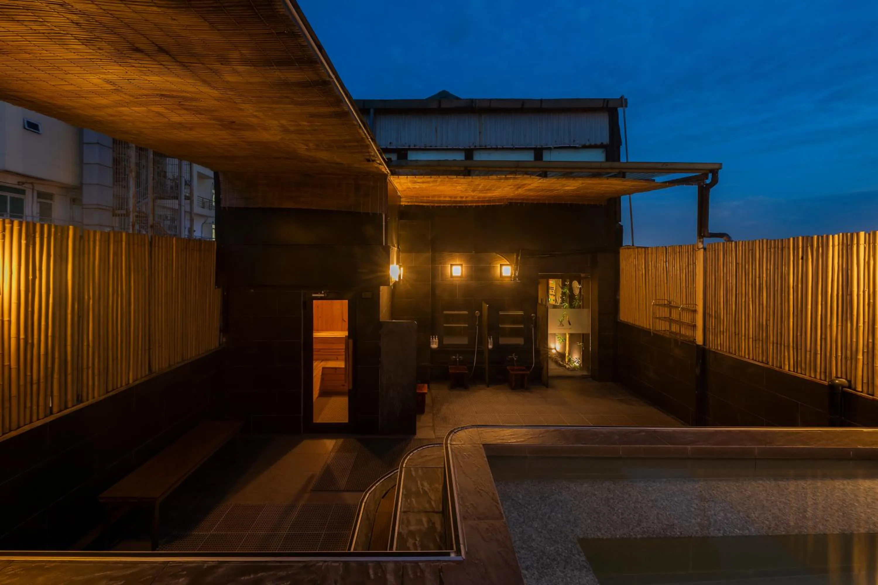 Azumaya Hotel Hai Ba Trung 1