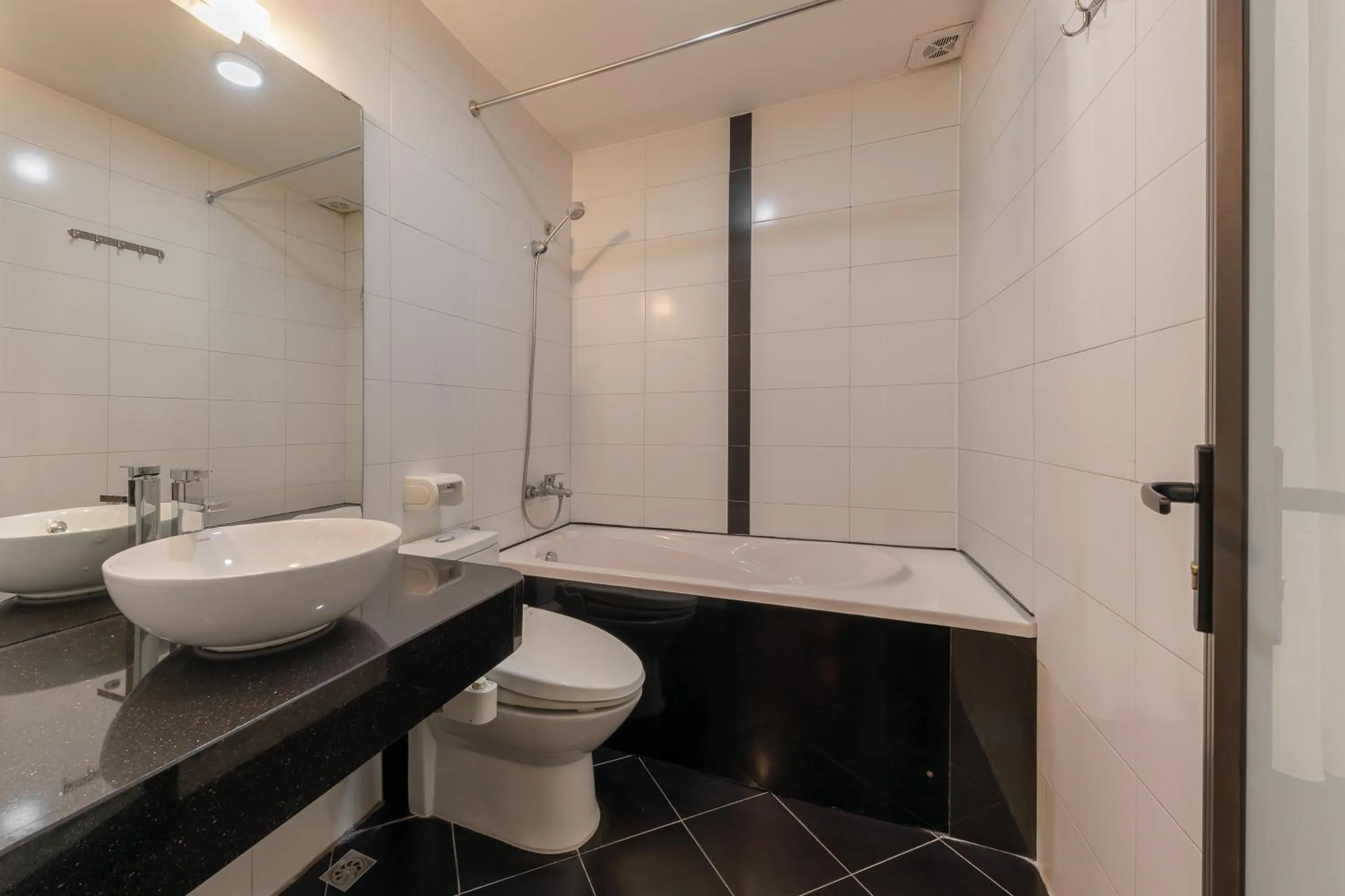 Azumaya Hotel Hai Ba Trung 1