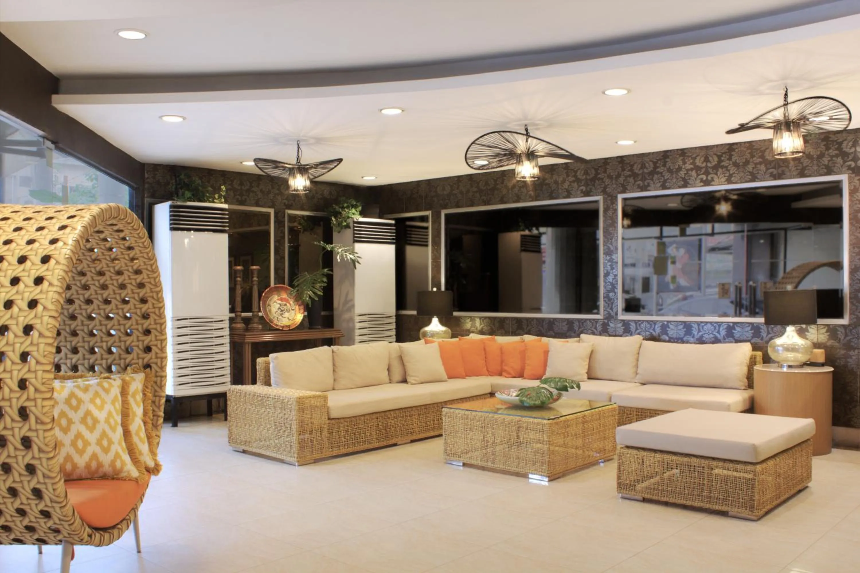 Lobby or reception in Rothman Hotel