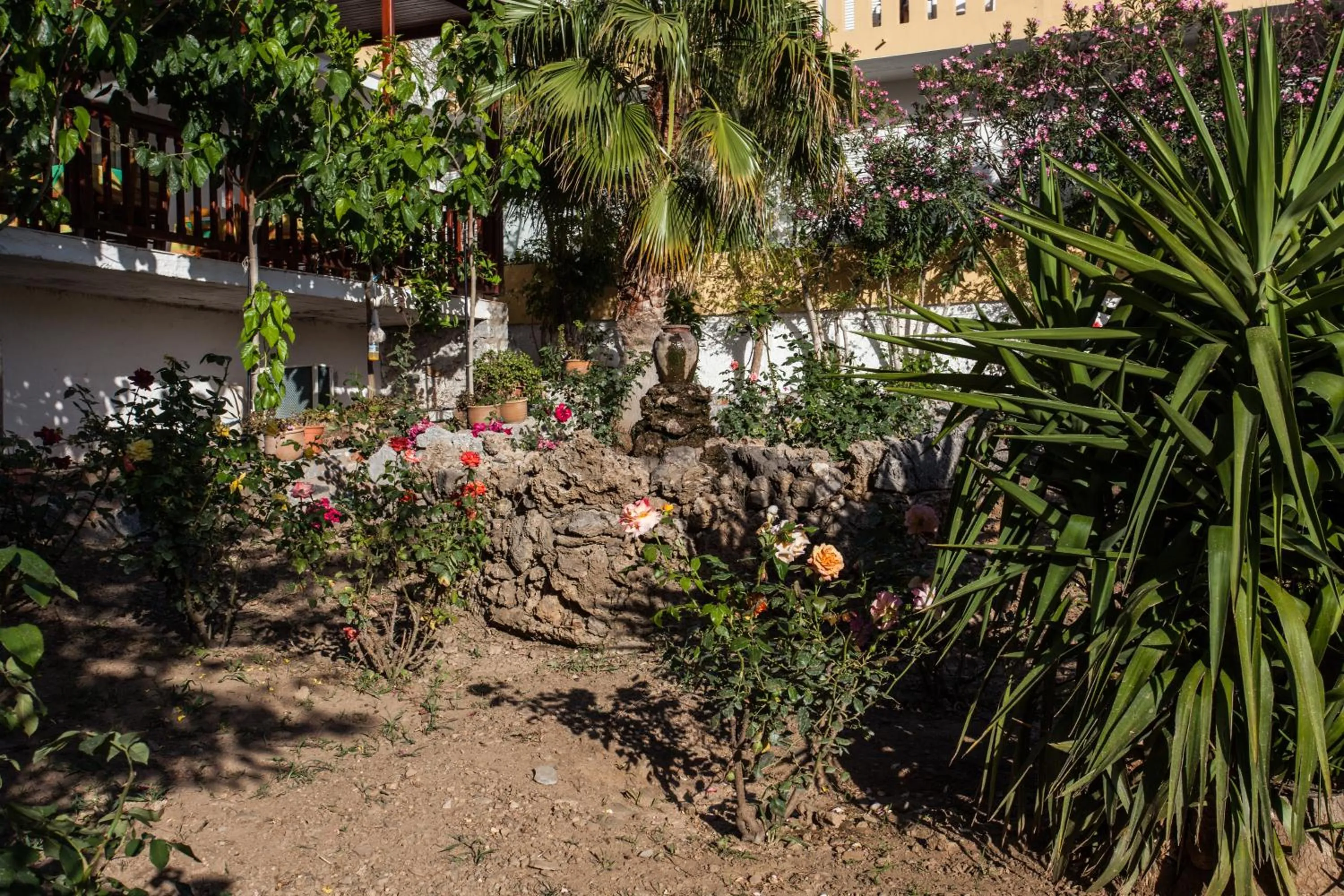 Decorative detail in Ammoudi Hotel