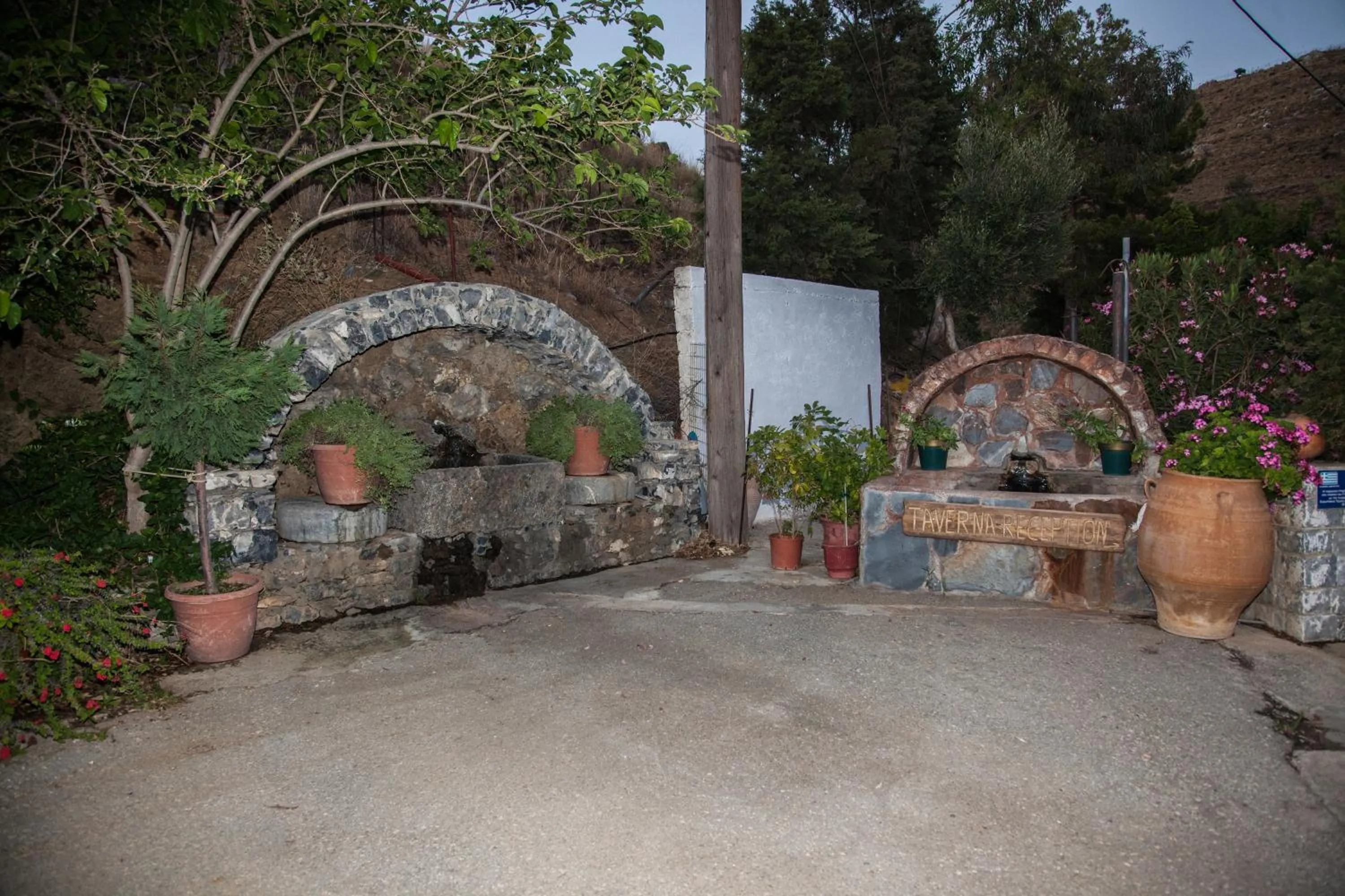 Decorative detail in Ammoudi Hotel