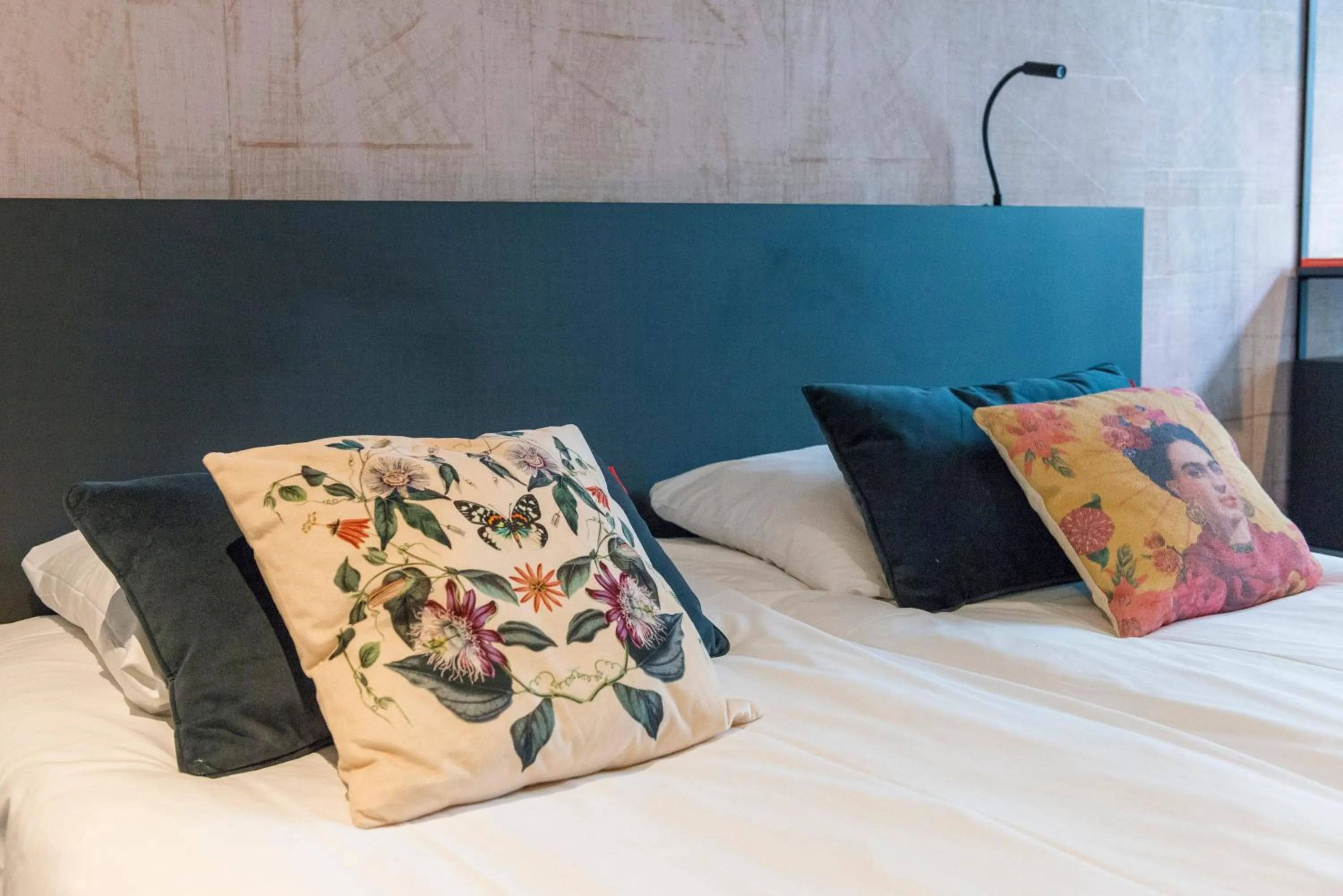 Bedroom, Bed in Hotel Sutor