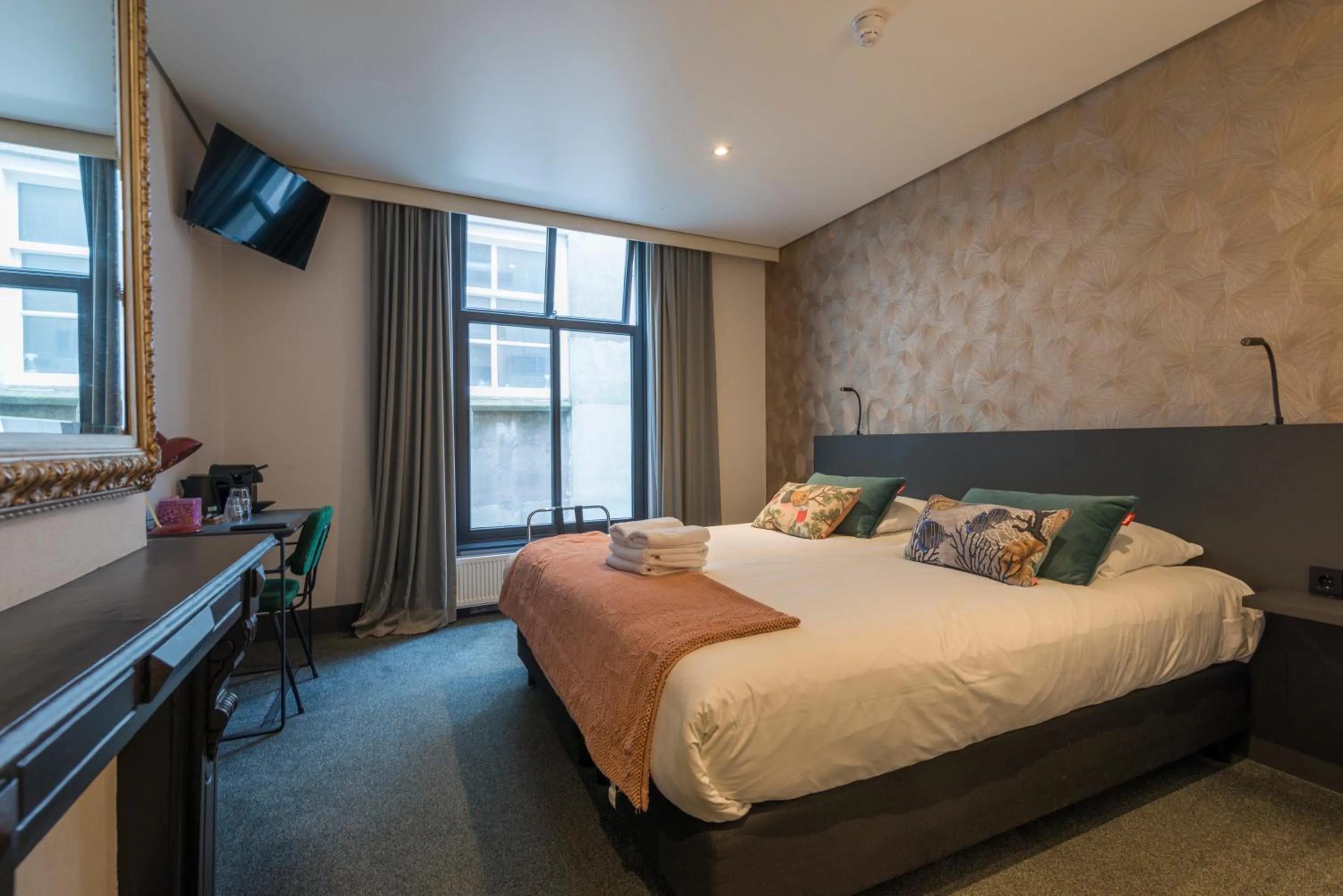 Photo of the whole room, Bed in Hotel Sutor