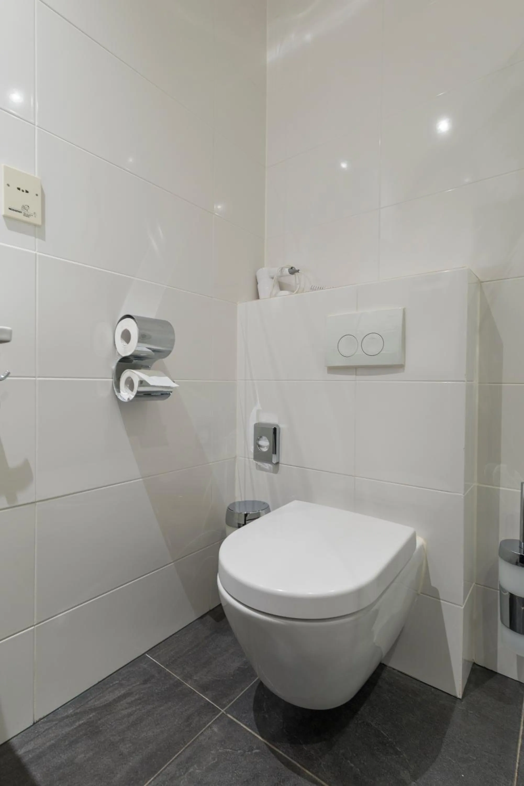 Toilet in Hotel Sutor