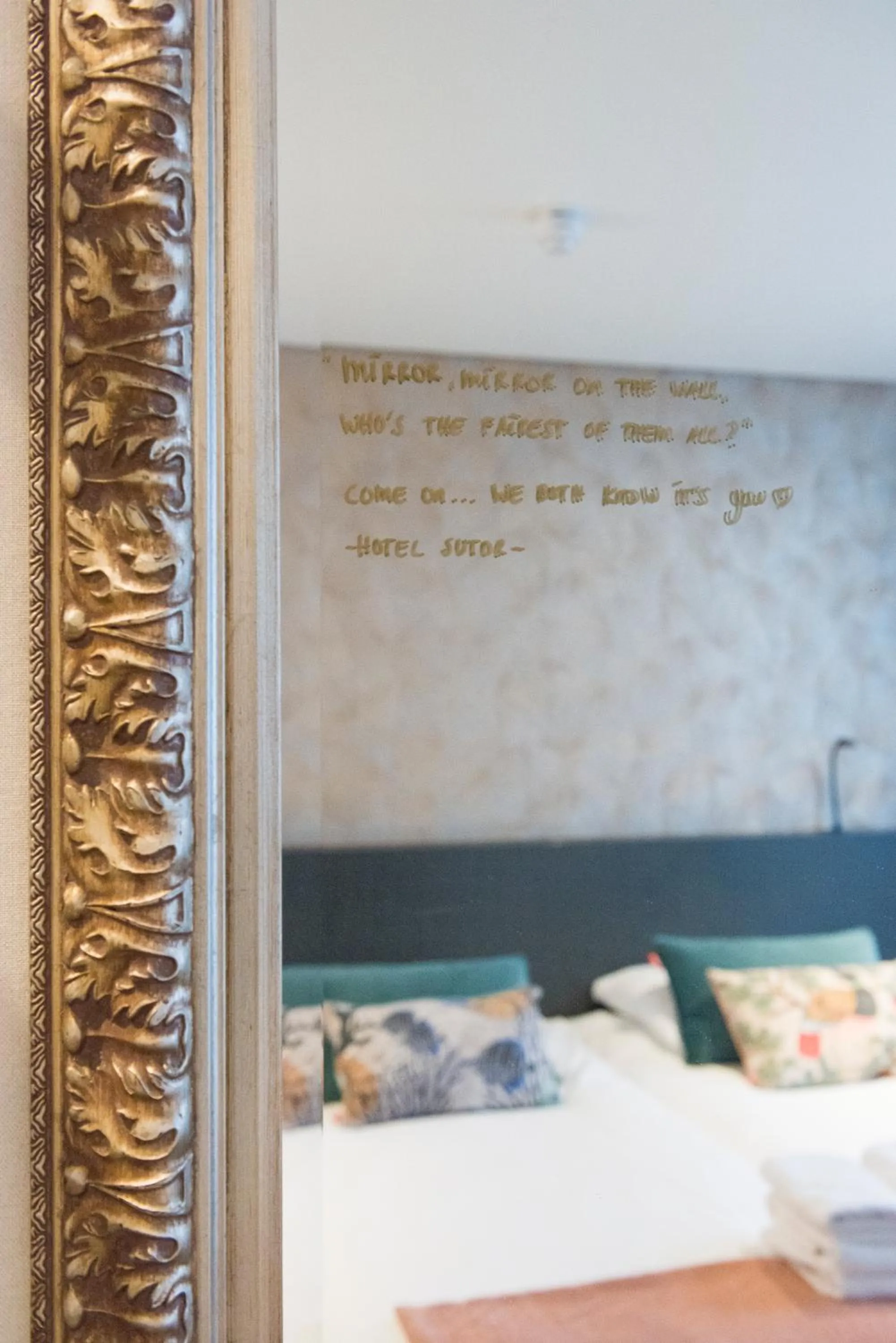 Photo of the whole room, Bed in Hotel Sutor