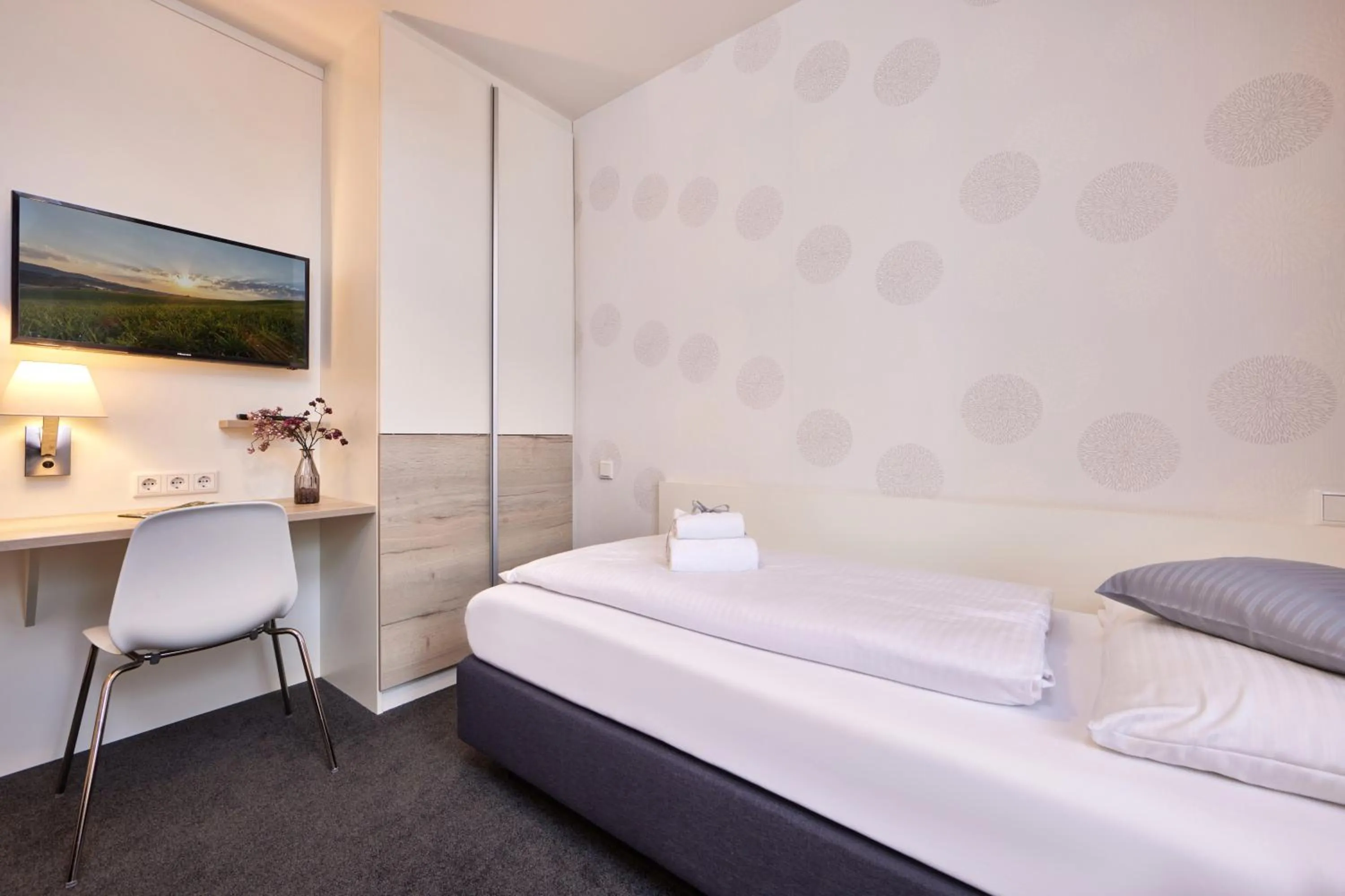 Photo of the whole room, Bed in Hotel Alter Wirth