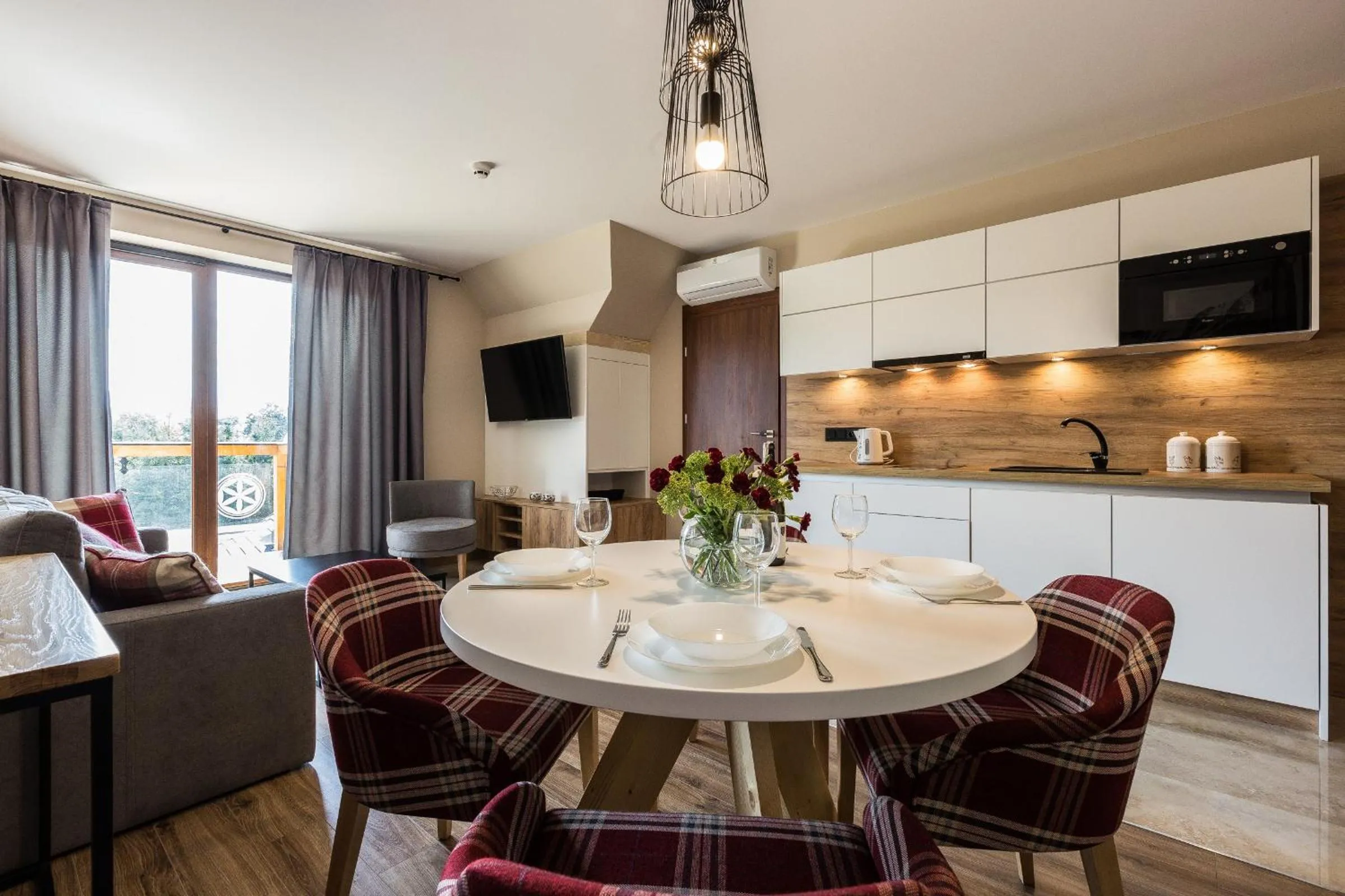 Kitchen or kitchenette in Aparthotel Góralski Spa & Restaurant