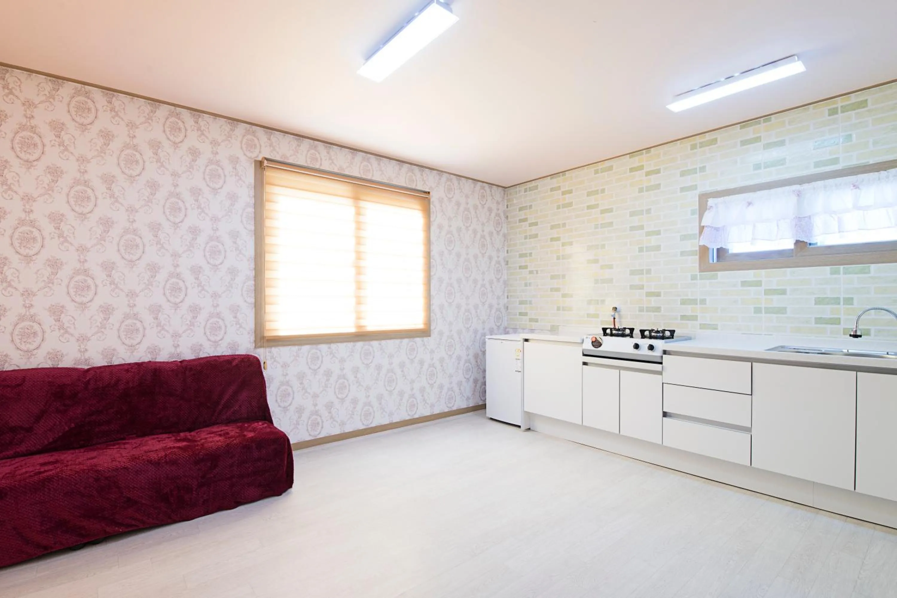 Kitchen or kitchenette in Brassica Flower Pension