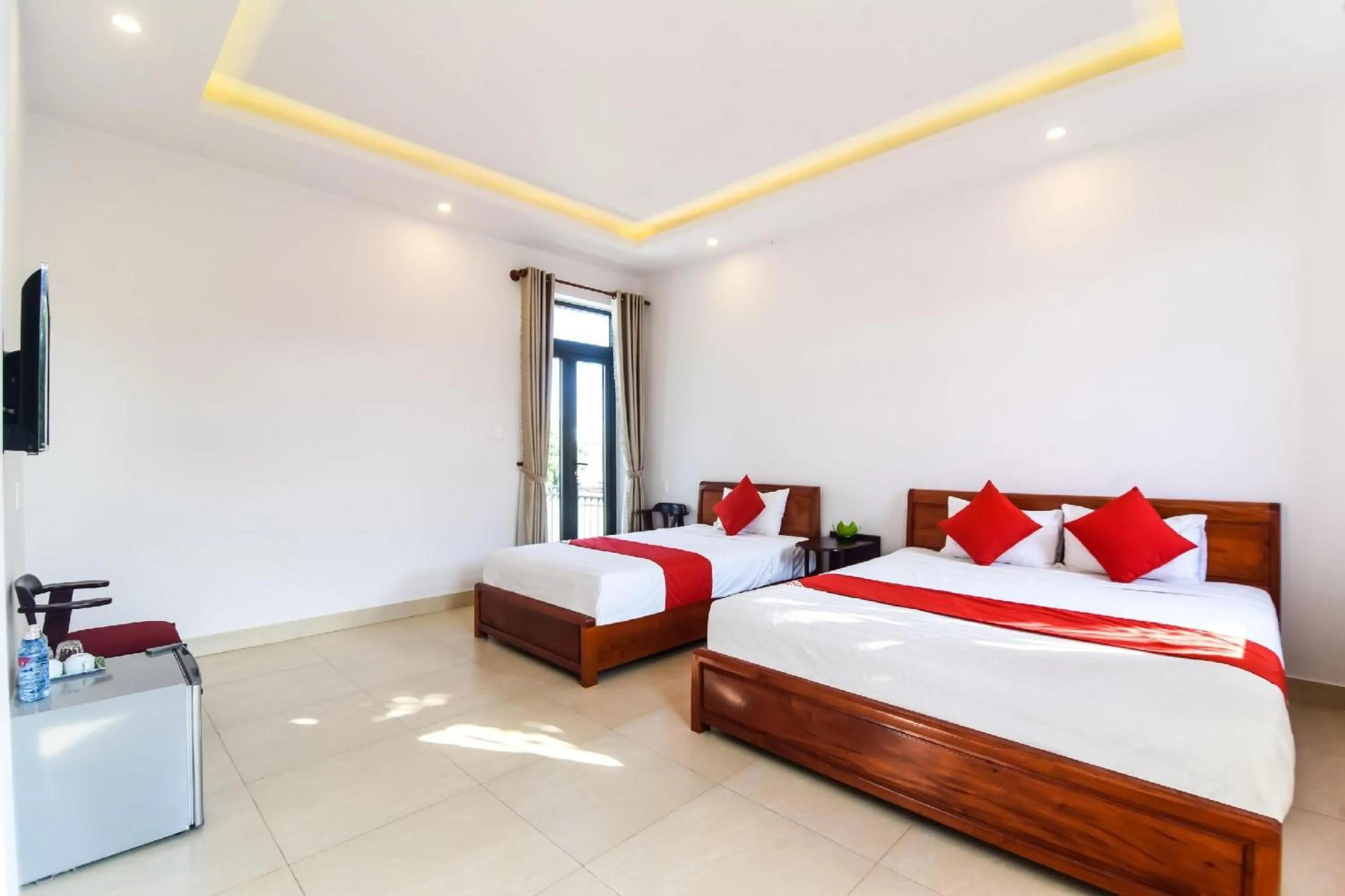 Photo of the whole room, Bed in OYO 473 Suburban Villa