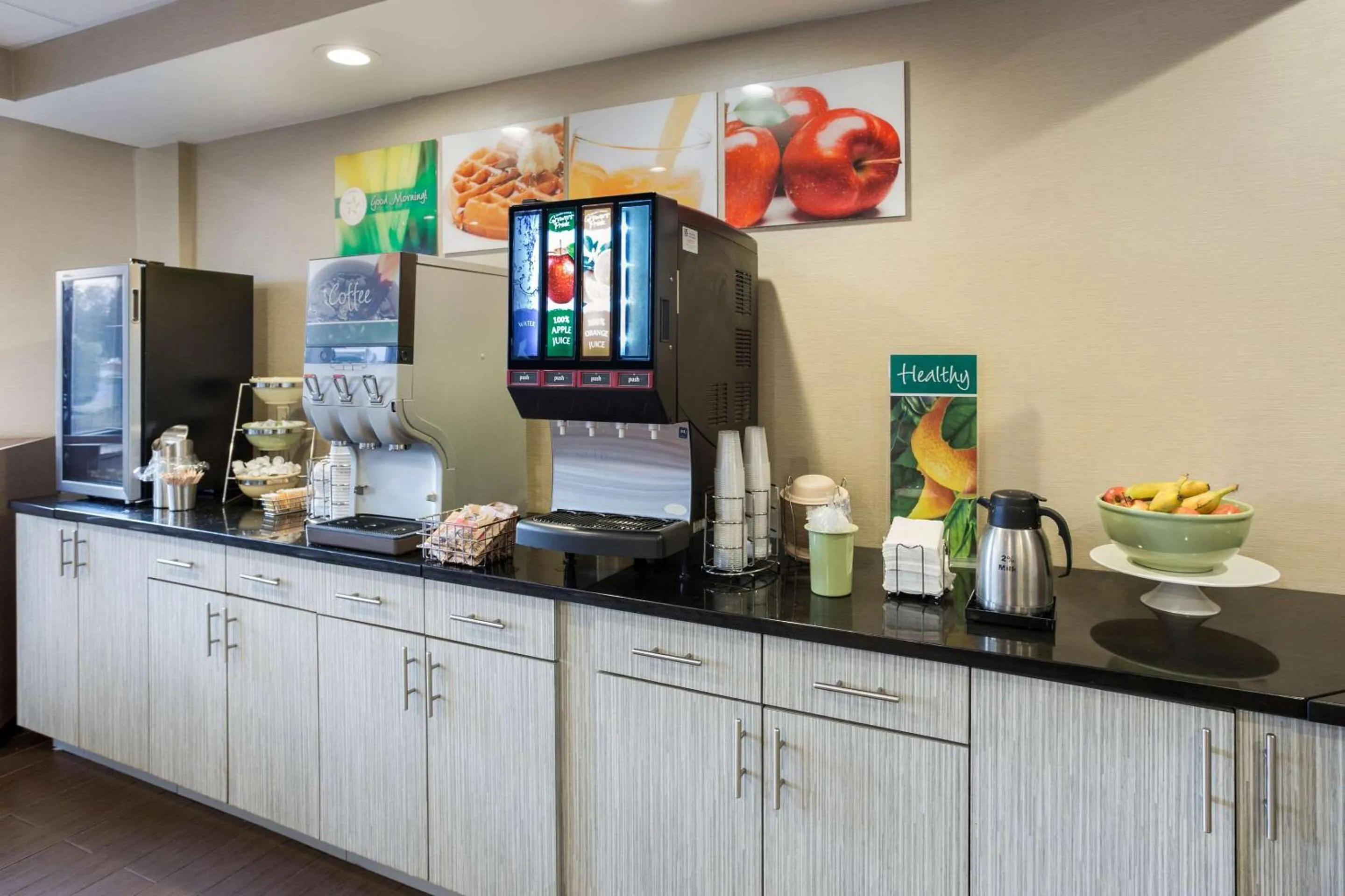 Breakfast in Quality Inn Albany Colonie