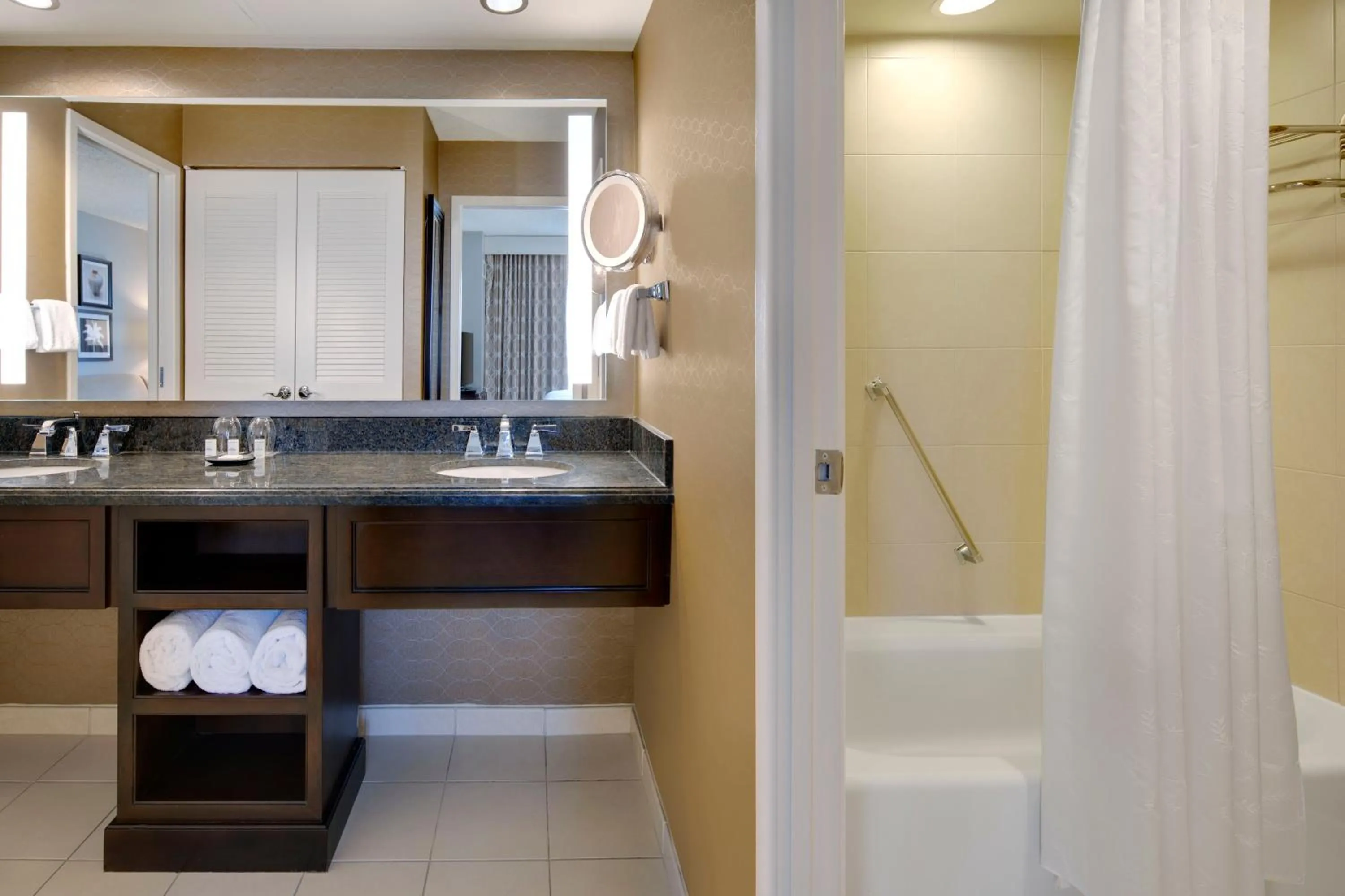 Bath in Sheraton Suites Fort Lauderdale West