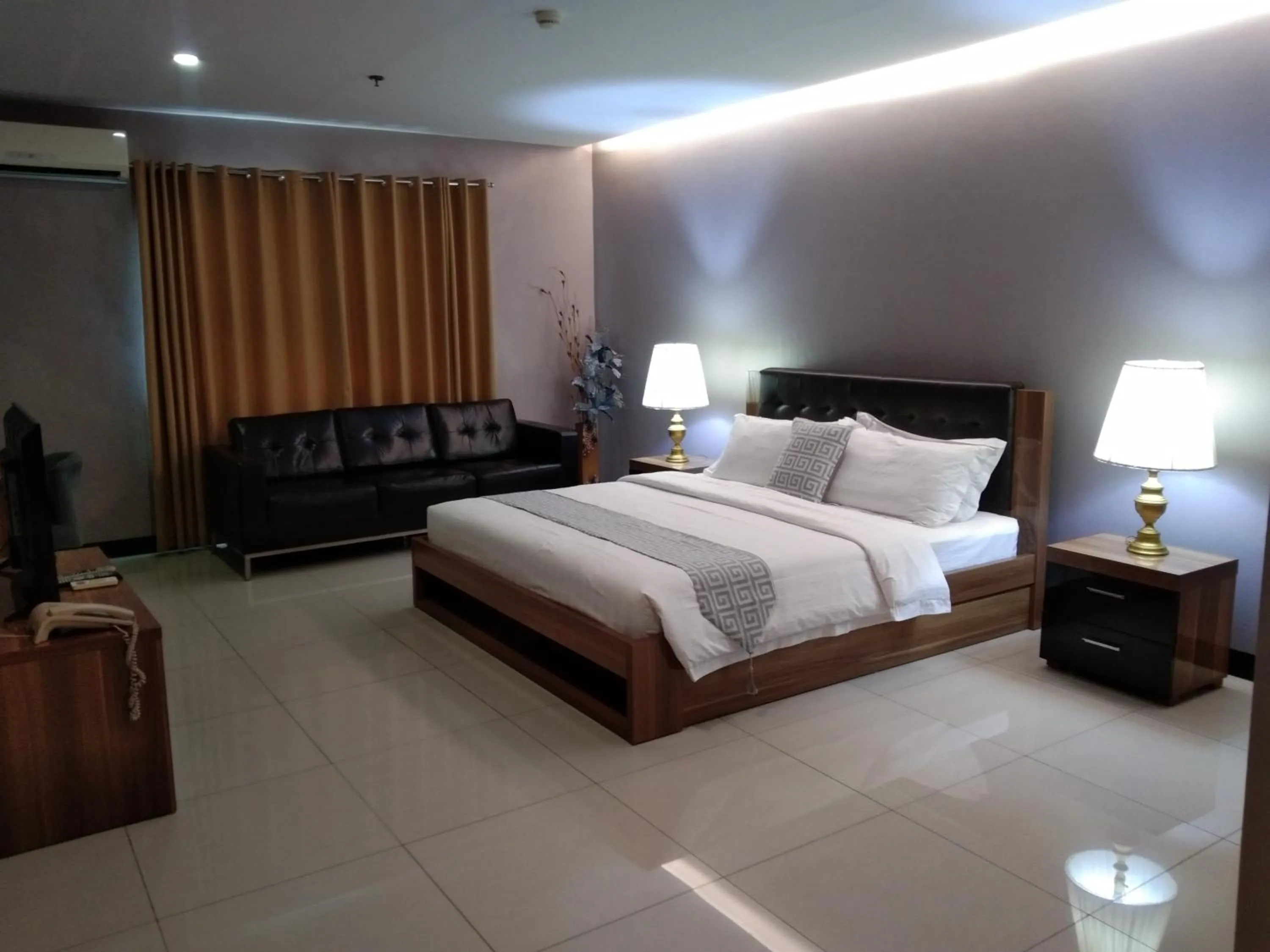 Bed in YBC Grand Hotel