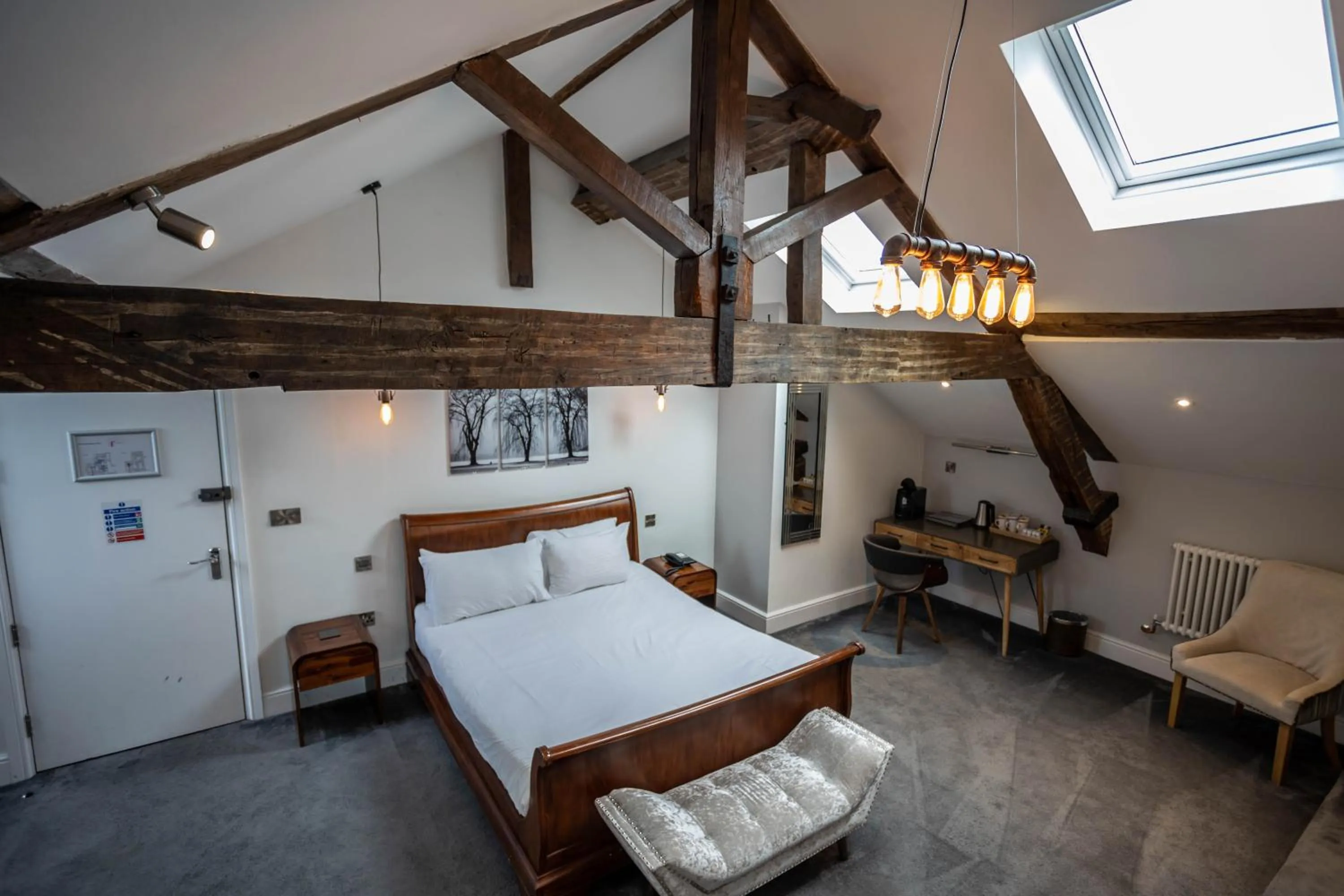 Bedroom, Bed in Wortley Hall Sheffield