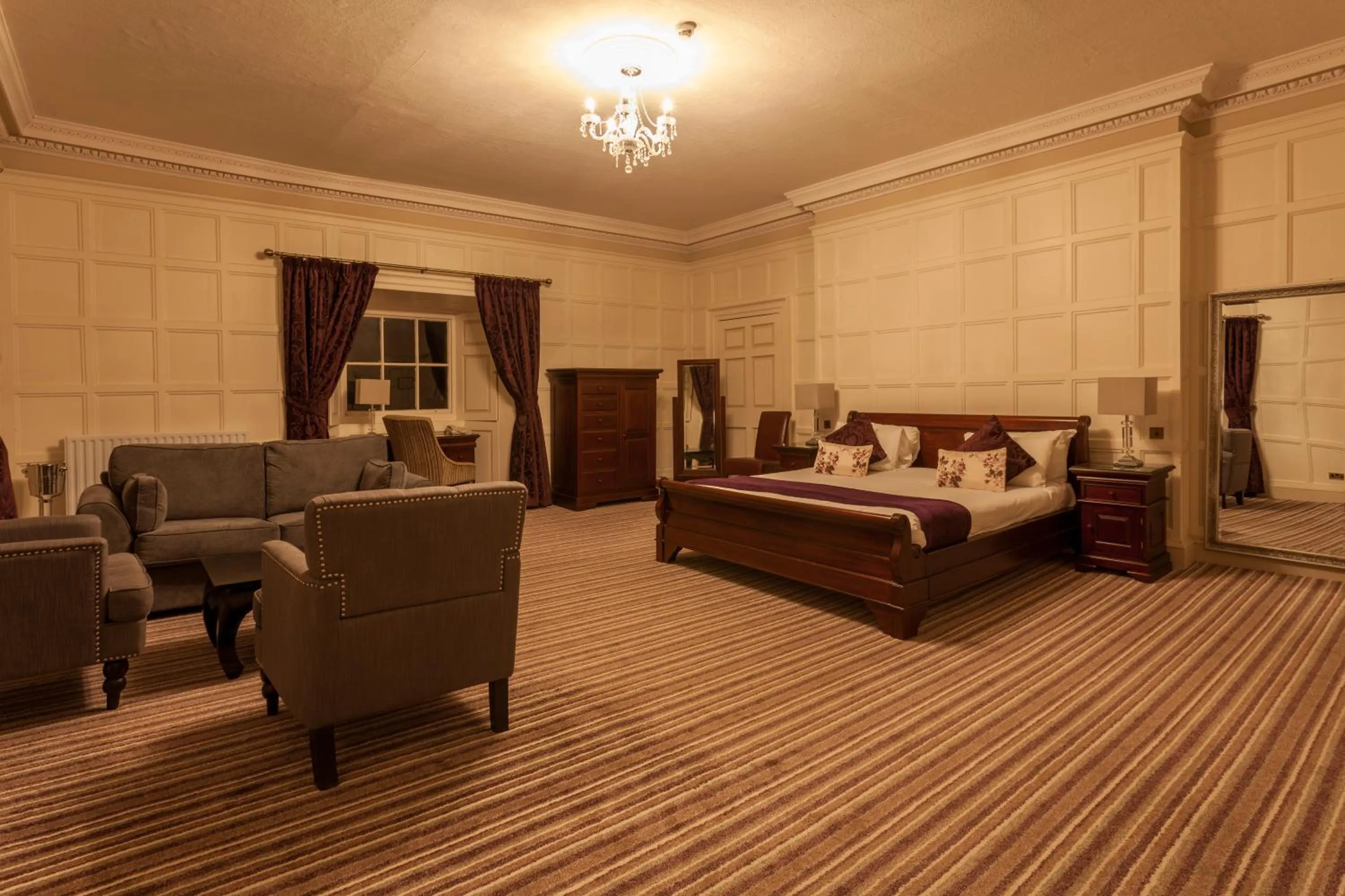 Bedroom, Bed in Wortley Hall Sheffield