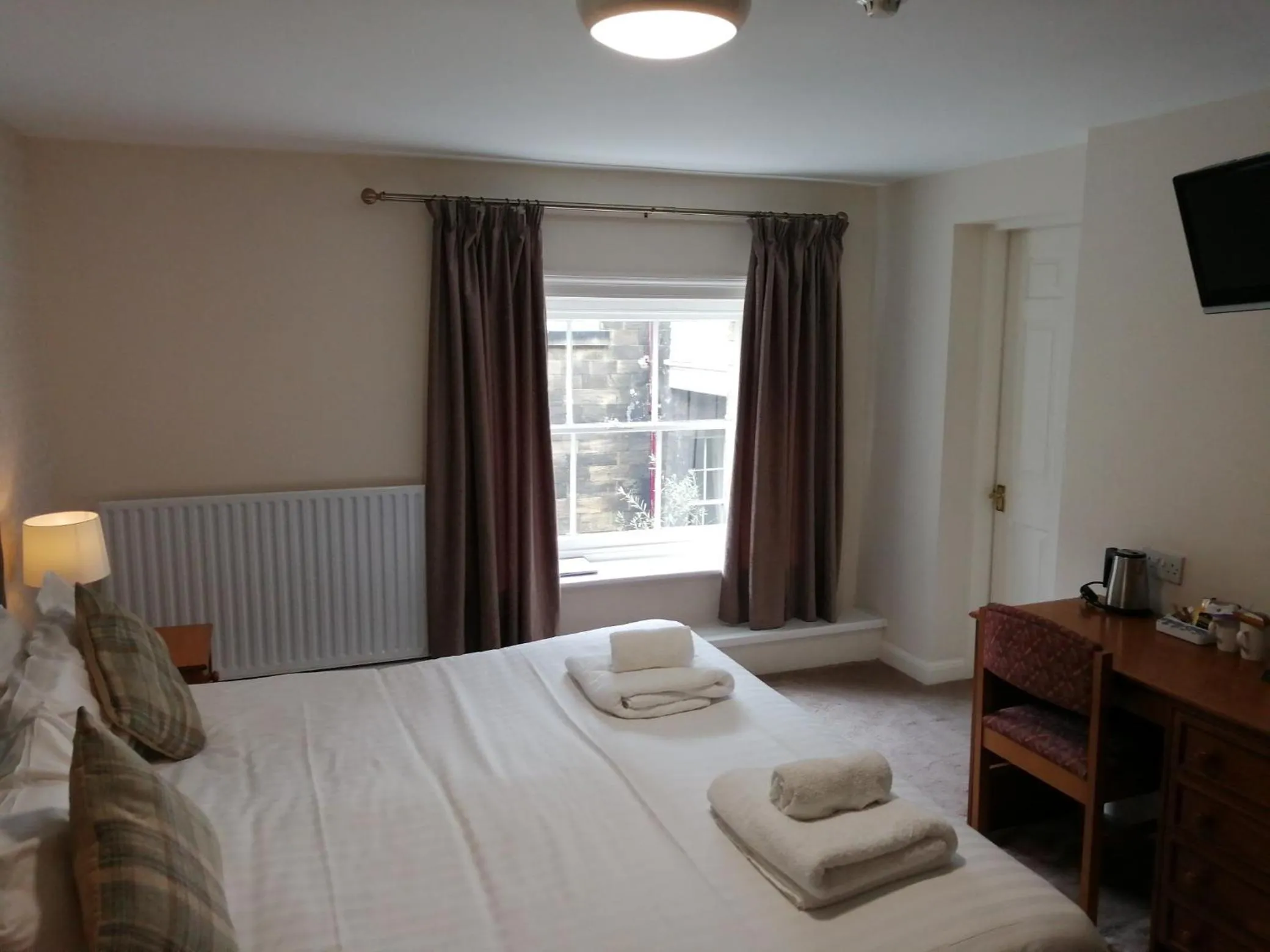 Bedroom, Bed in Wortley Hall Sheffield